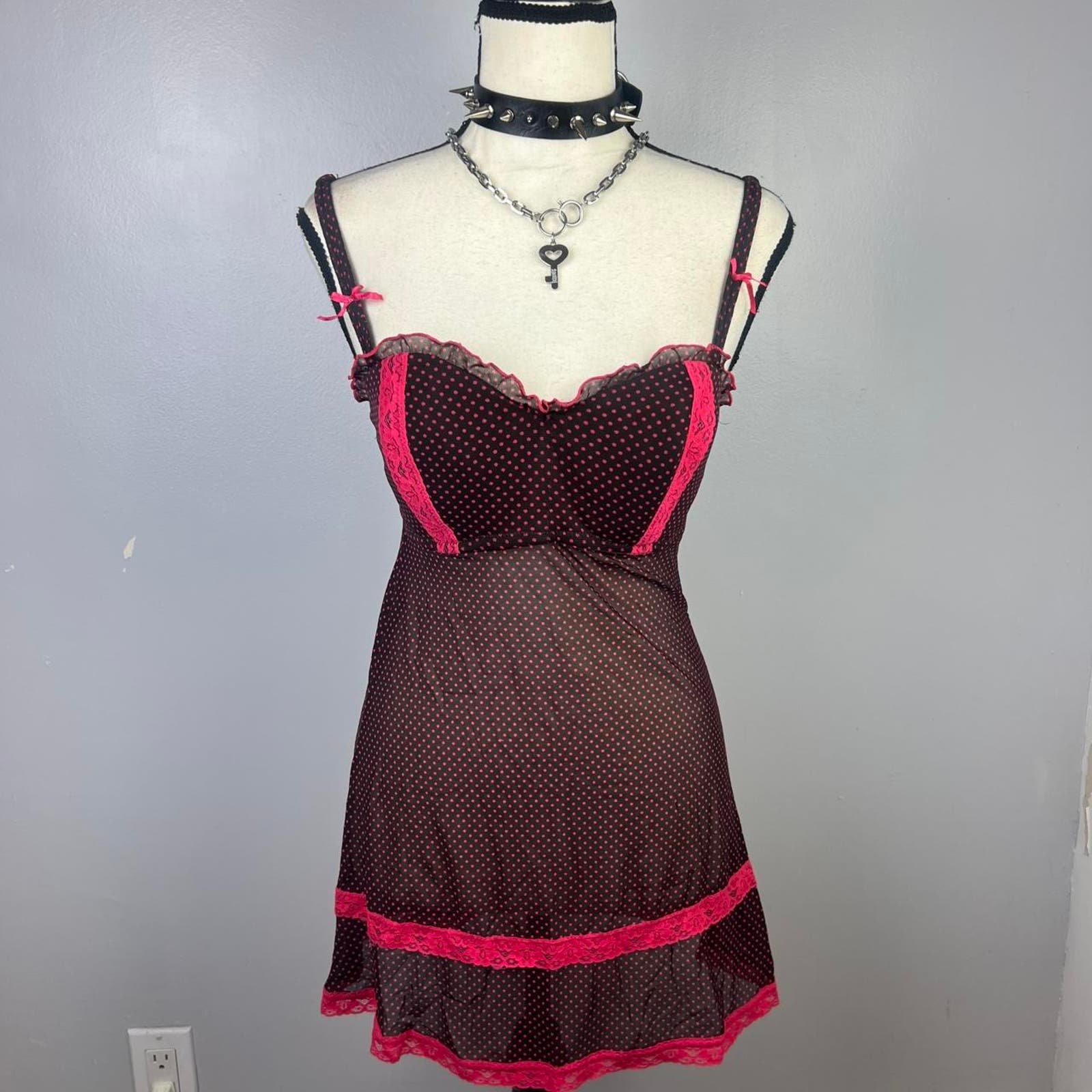 Gothic lace black and pink bustier