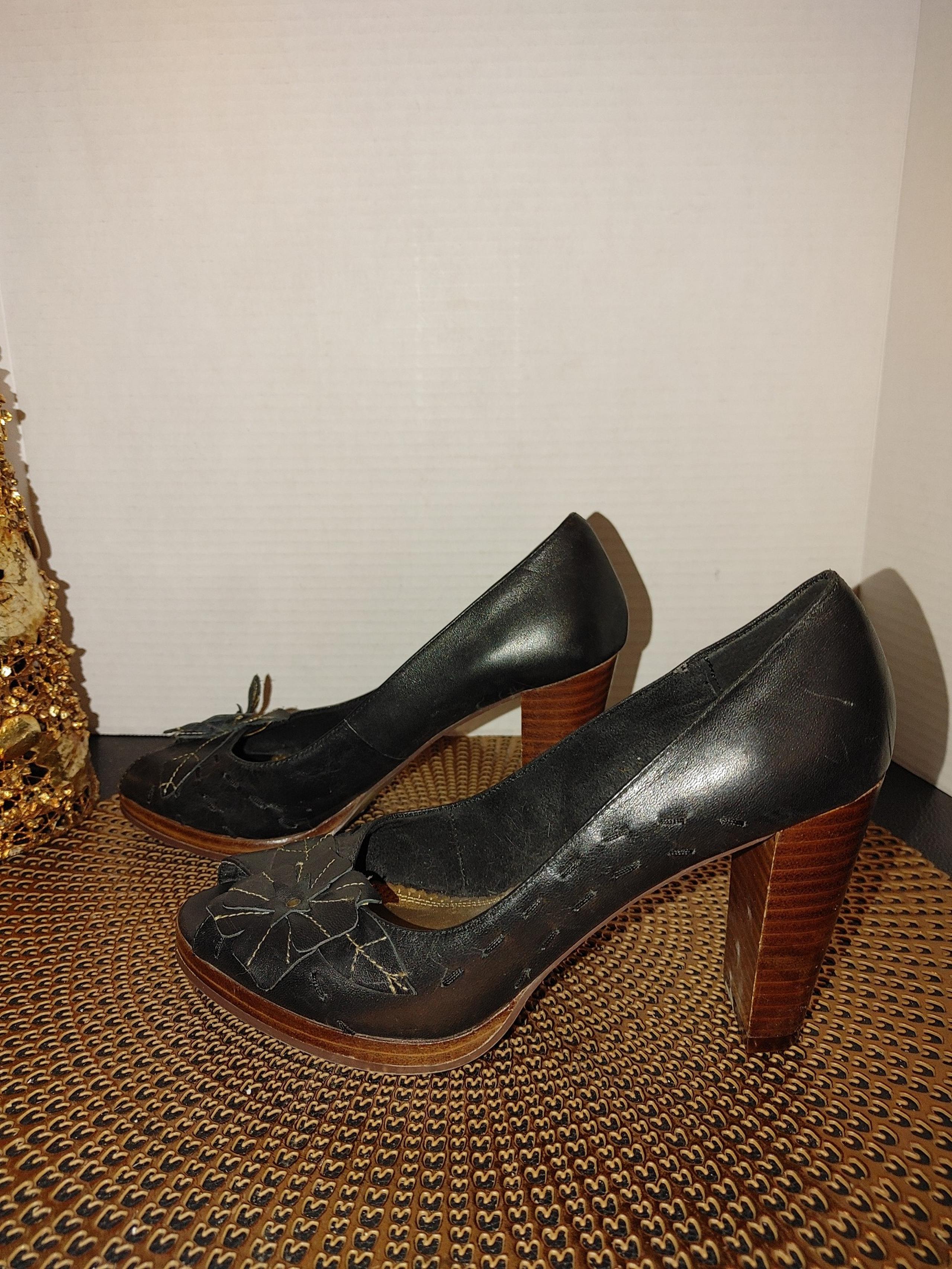 Seychelles Peep Toe Heels Size 8.5