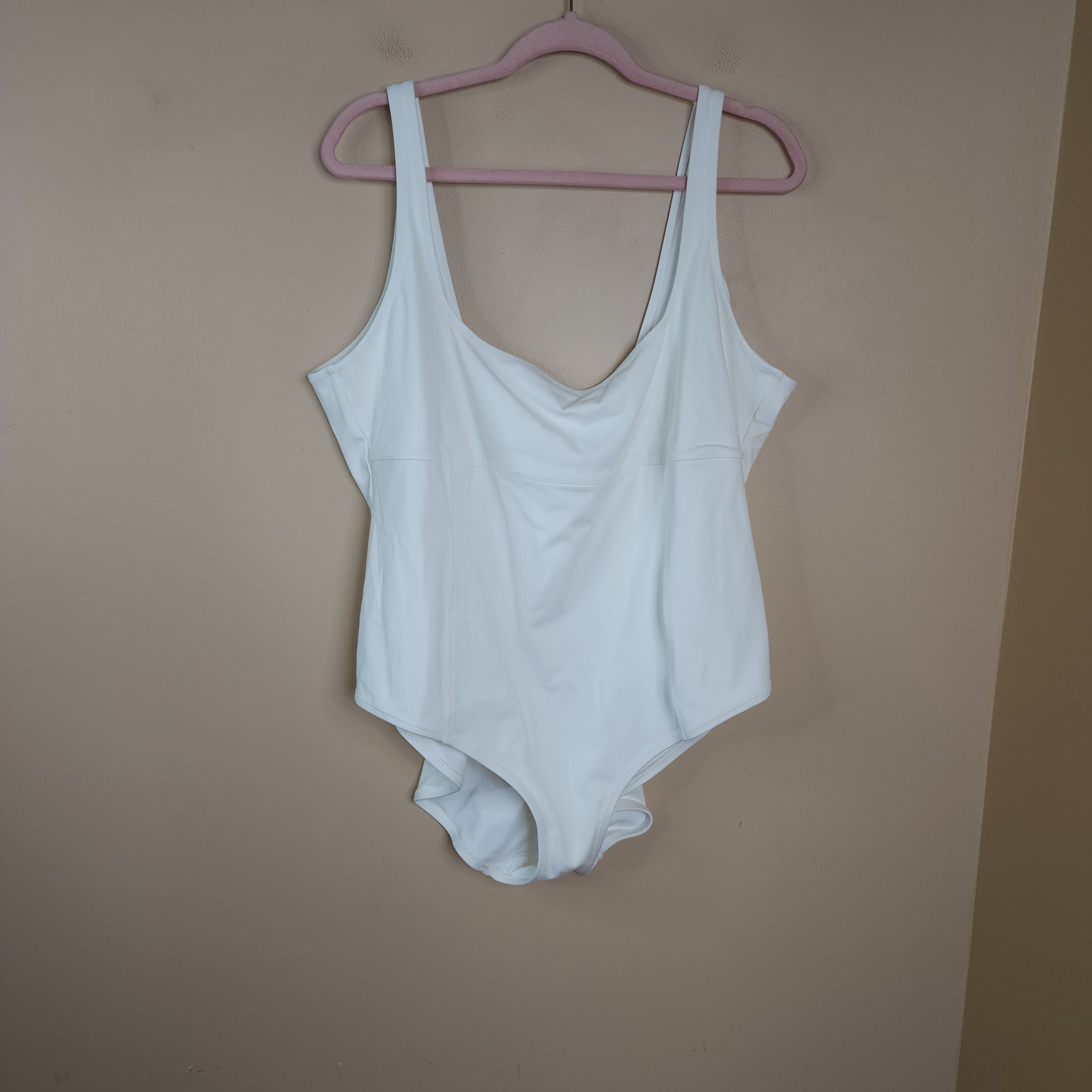 SKIMS Sculpting Swim Tank One Piece in Marble Size 4X