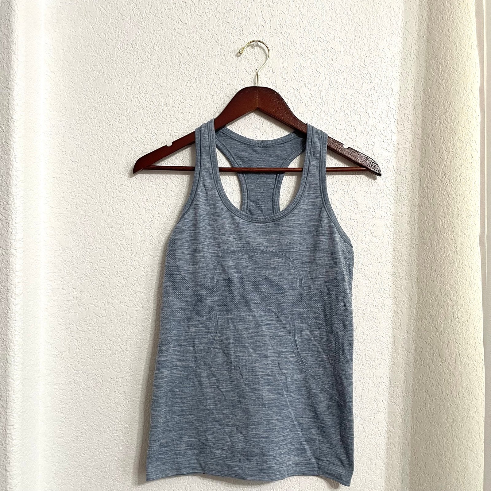 Lululemon Womens Tank Top Heathered Light Blue Swiftly Tech Racerback Size 6
