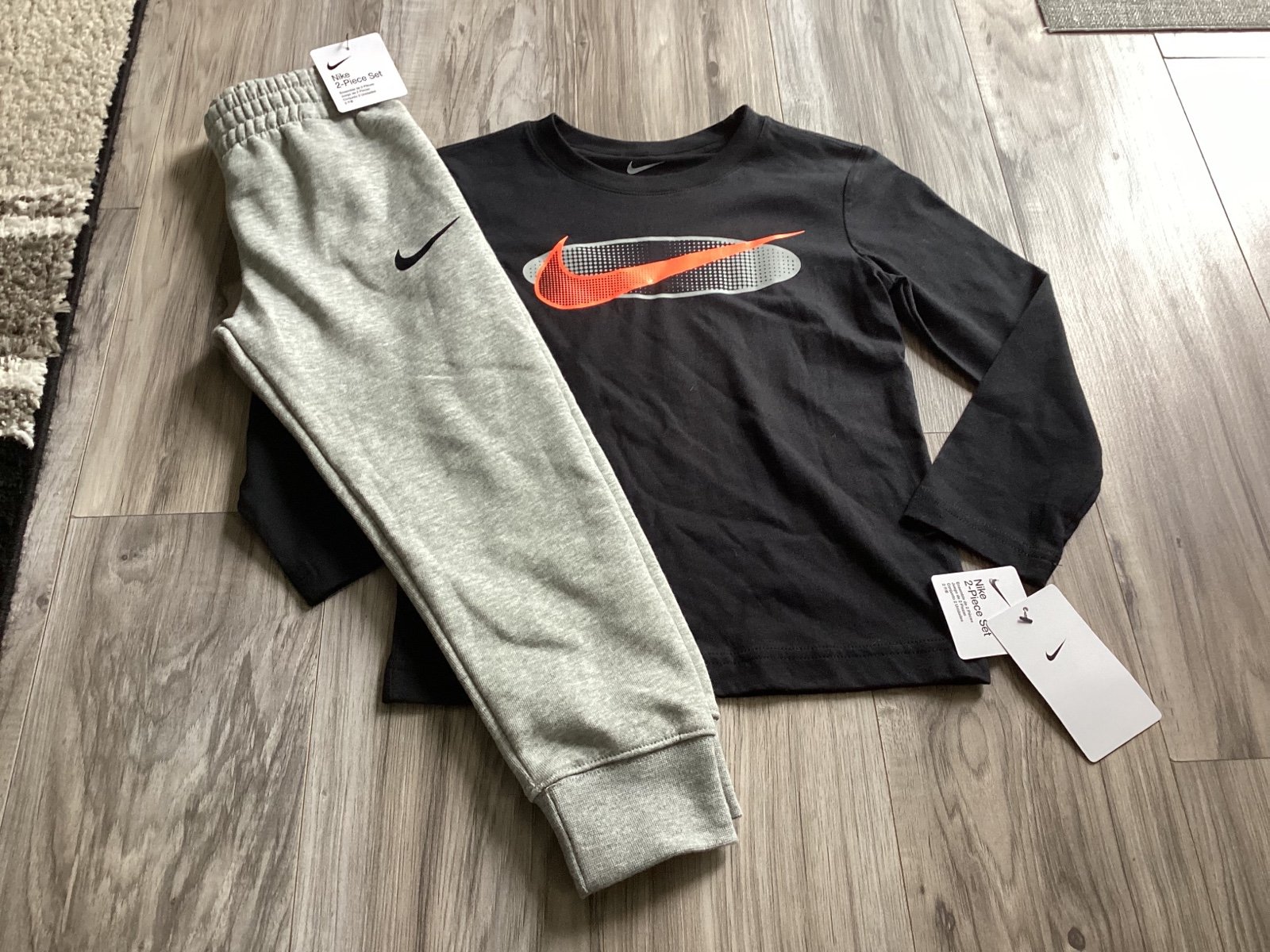Nike boys long sleeve tee & joggers set size 5(NWT)