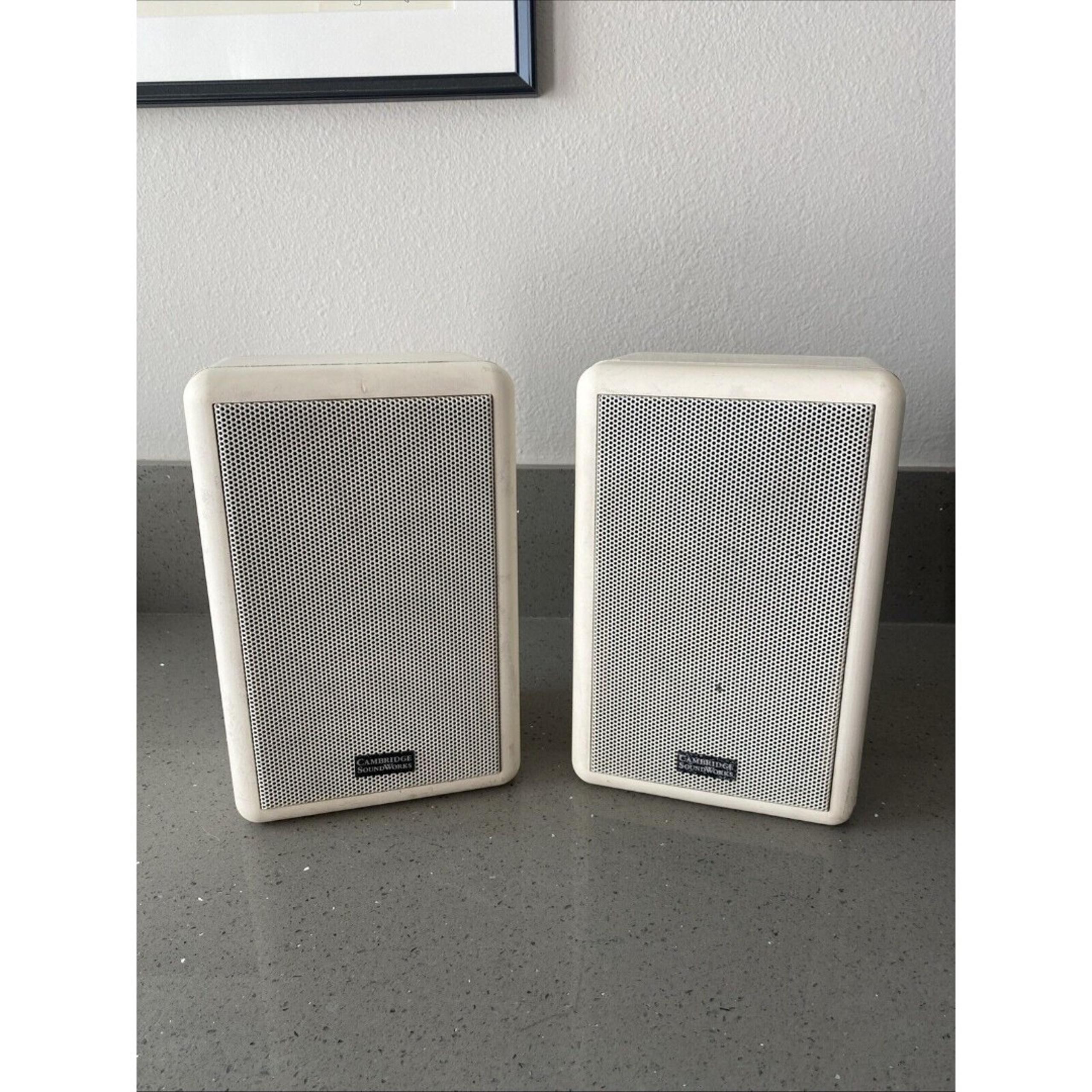 CAMBRIDGE SOUNDWORKS Speakers The Outdoor By Henry Kloss White 8 Ohms Untested