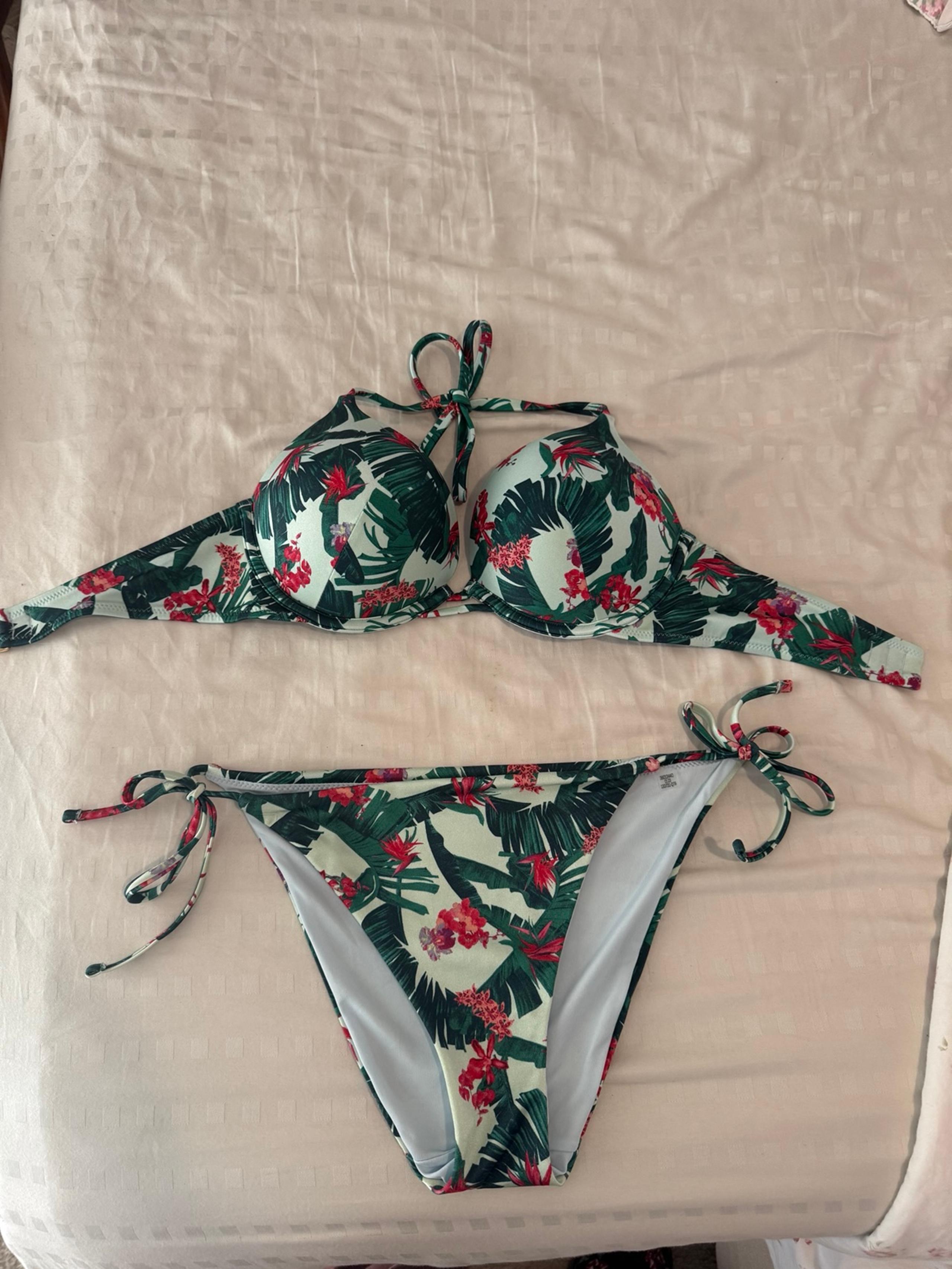 Victoria Secret Bombshell Pushup/String Bikini 34C/Large- Blue Palm-LNWOT
