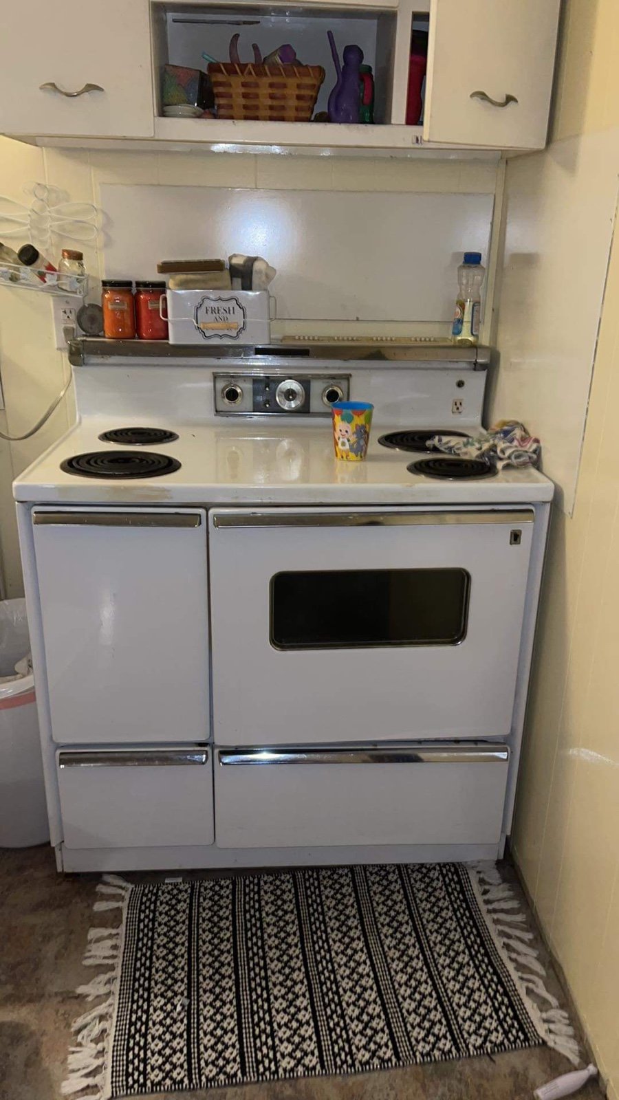 Vintage General Electric range