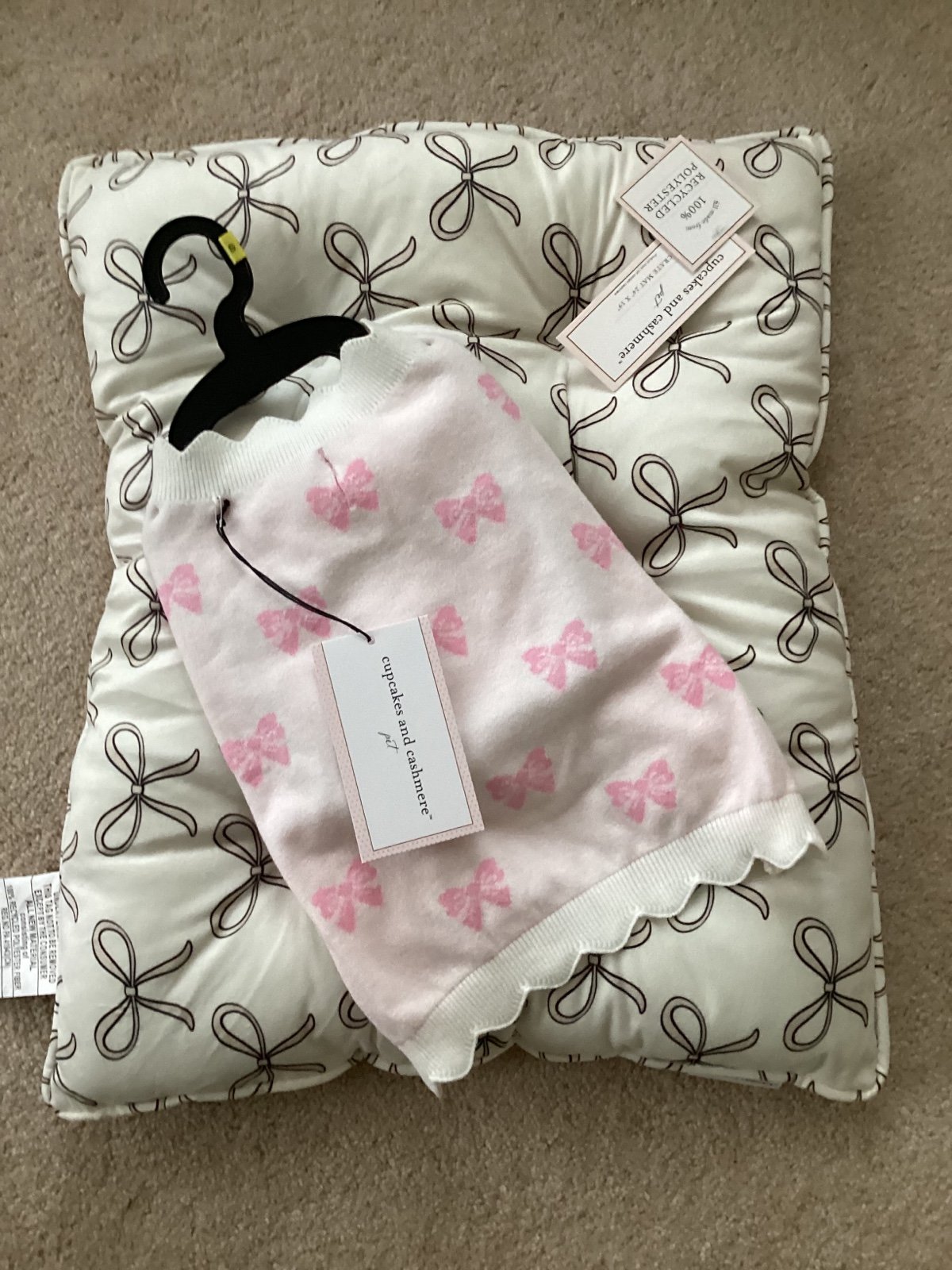 ❤️❤️Cupcakes and Cashmere PINK Bow Pet Mat bed set bundle