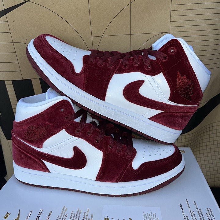 NEW Nike Air Jordan 1 Mid Women's 'Red Velvet' - Size 6 - FZ3334-100