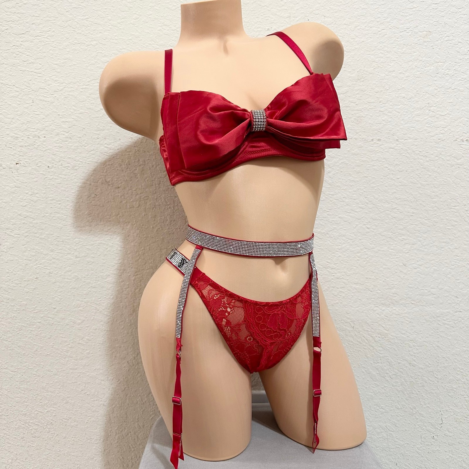 Victoria’s Secret bra garter belt panty set