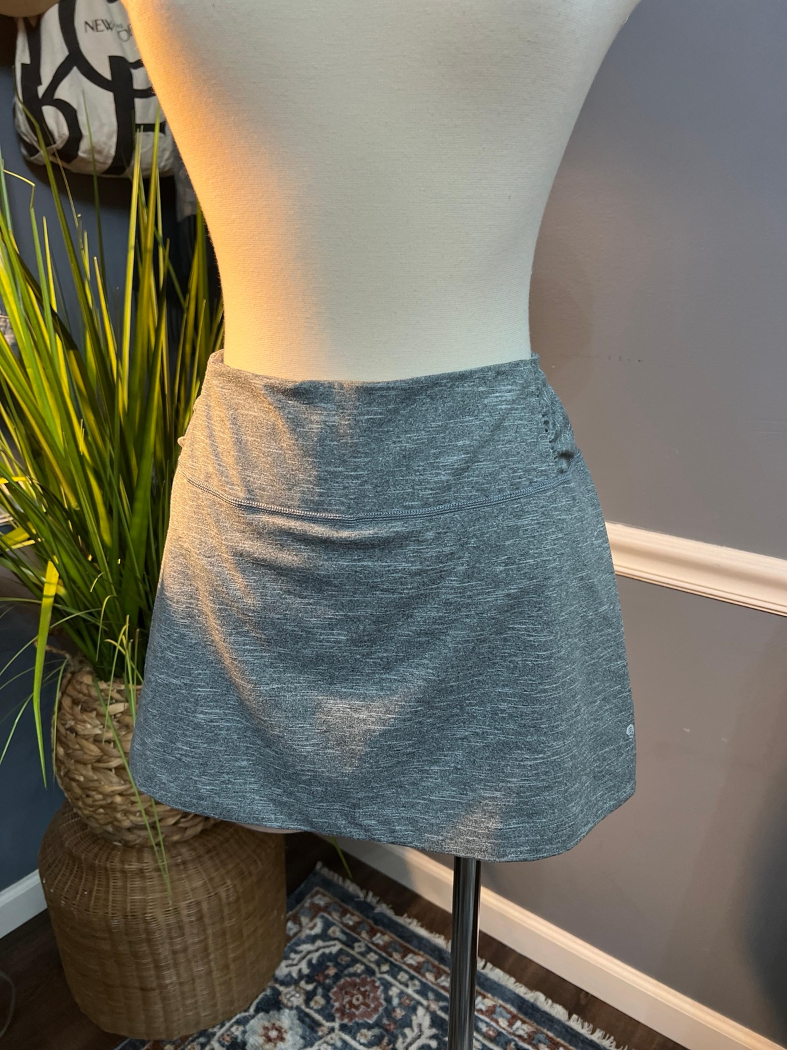Mountain Hardware Athletic Skirt/skort Grey Marl size large NWOT - Mountain Hardwear