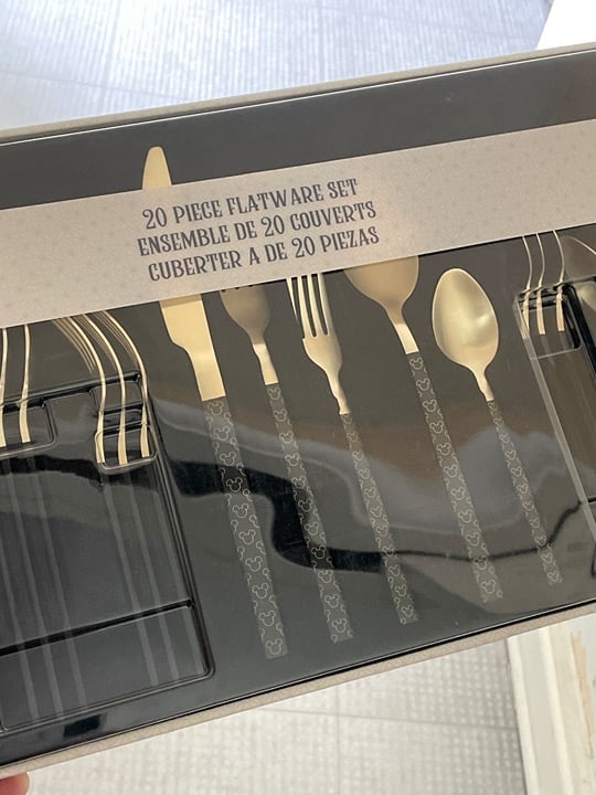20 piece flatware set