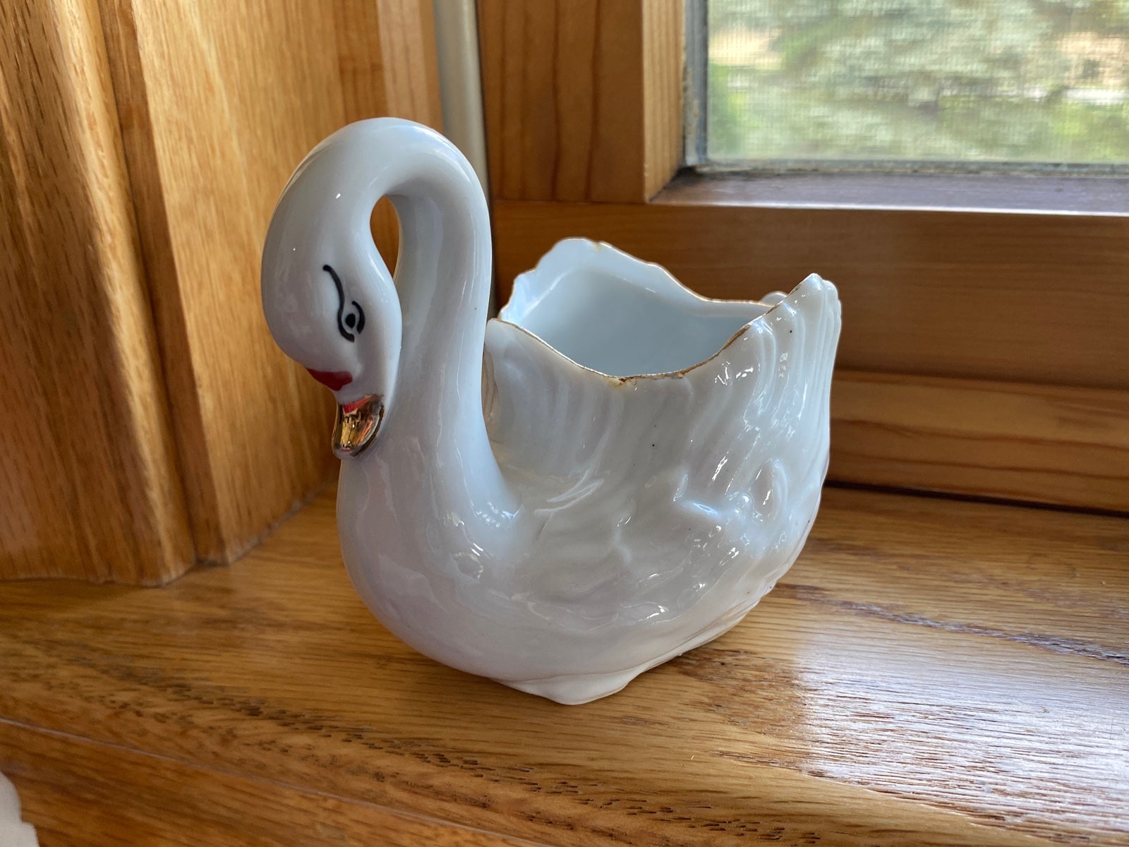 Vintage handpainted ceramic swan