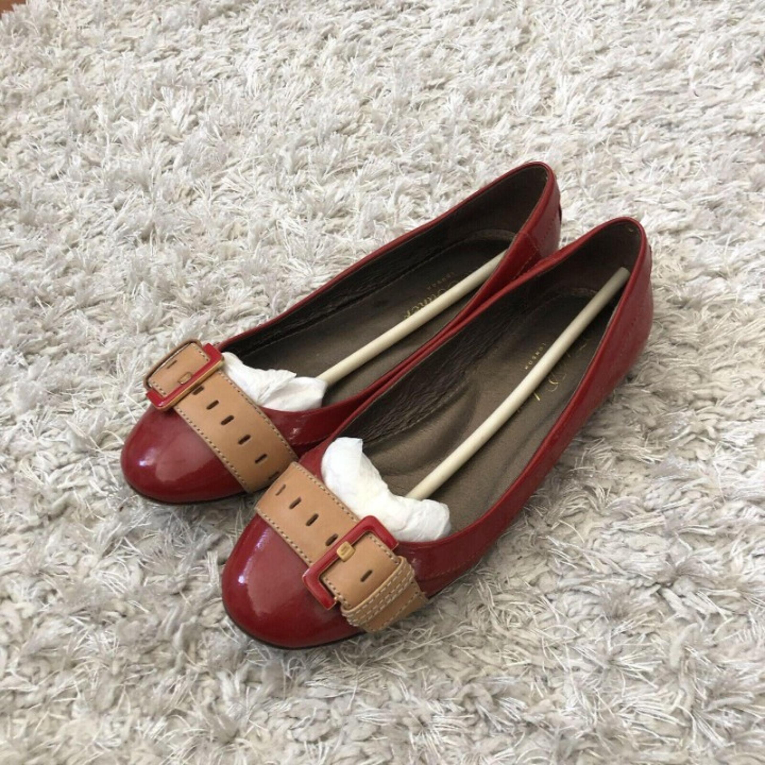 Ted Baker Womens Shoes Red Patent Leather Ballet Flats Buckle Round Toe Size 8