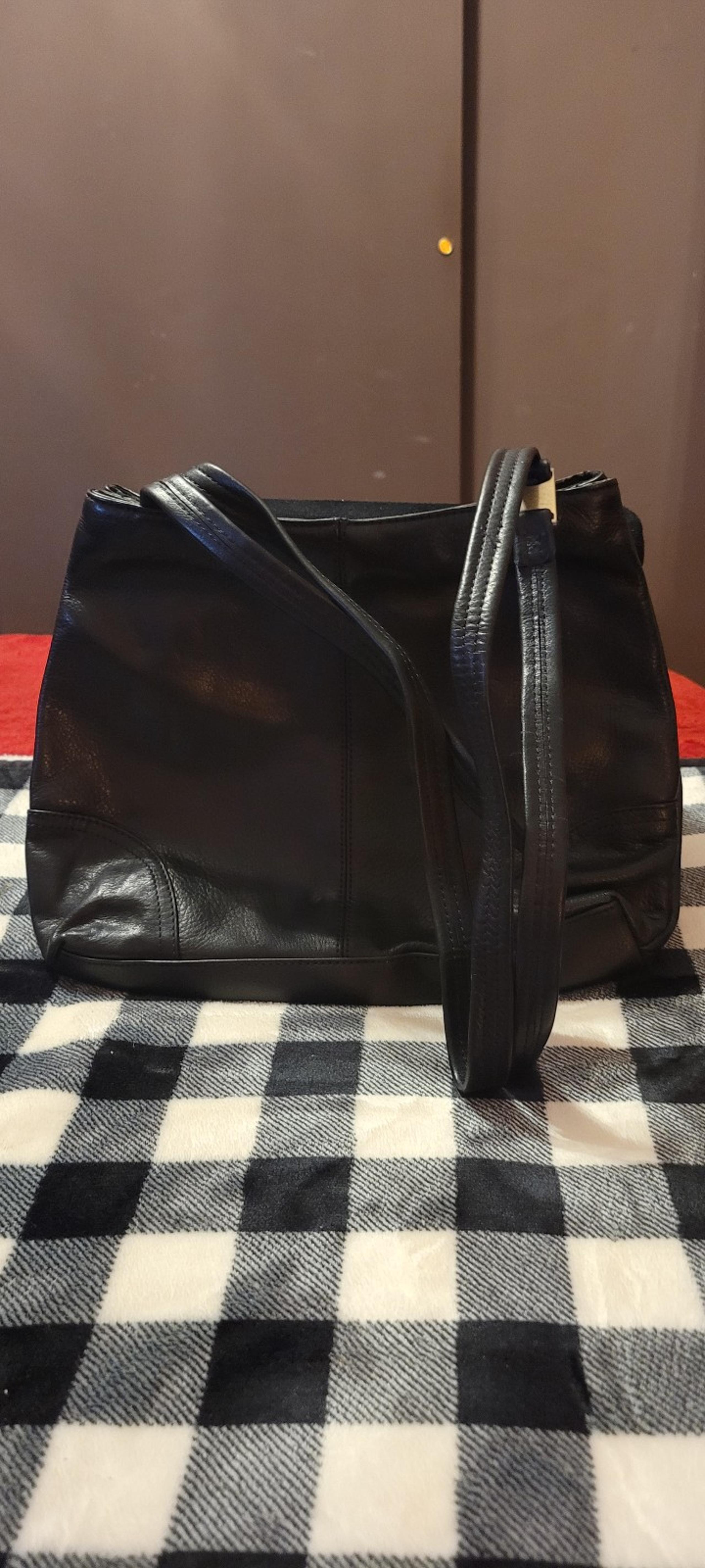 Liz Claiborne leather shoulder bag
