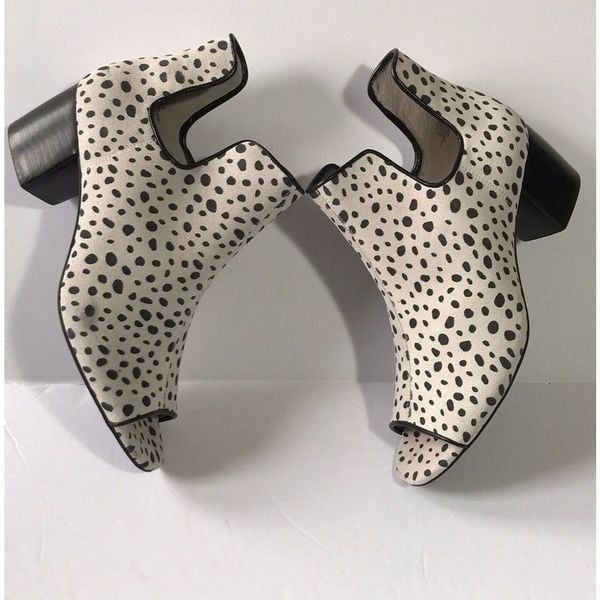 Logo By Lori Goldstein Peep Toe Ankle Bo