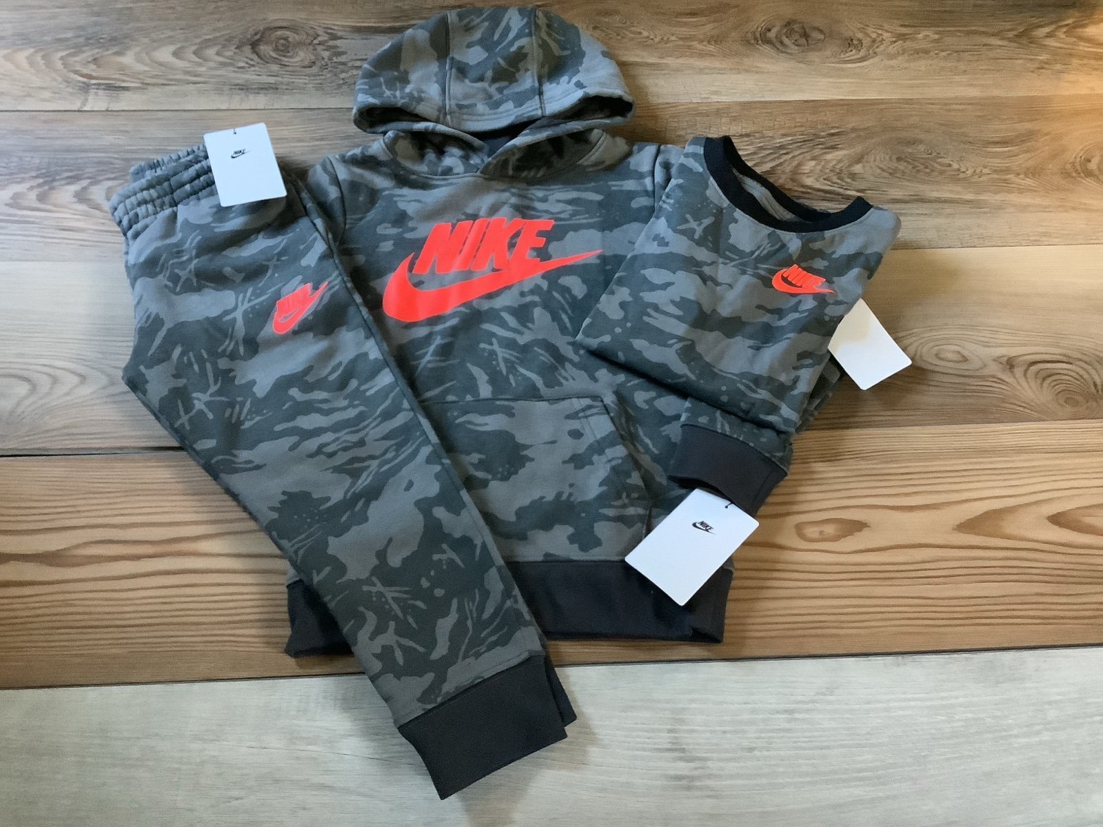Nike boys 3pc outfit size 5/6(NWT)~PRICE IS FIRM, NO OFFERS ~