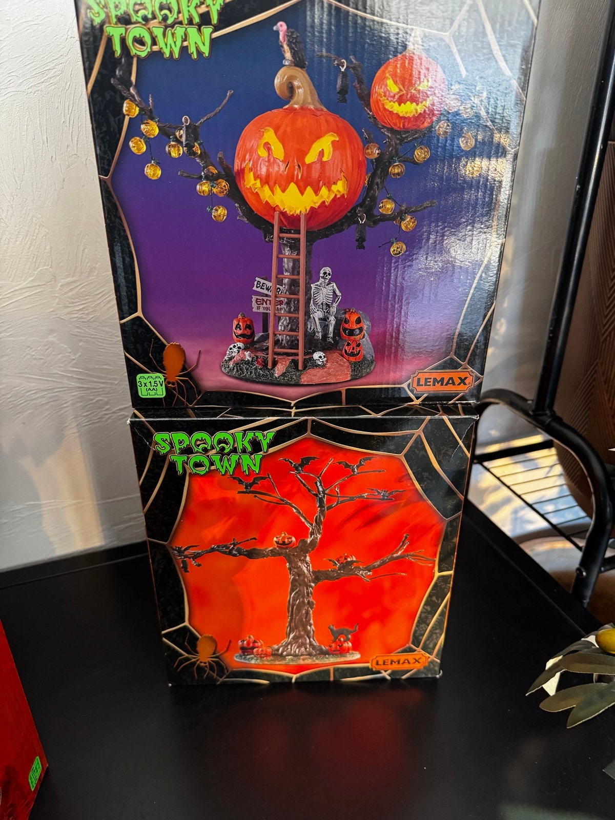 Lemax Sppoky town lot