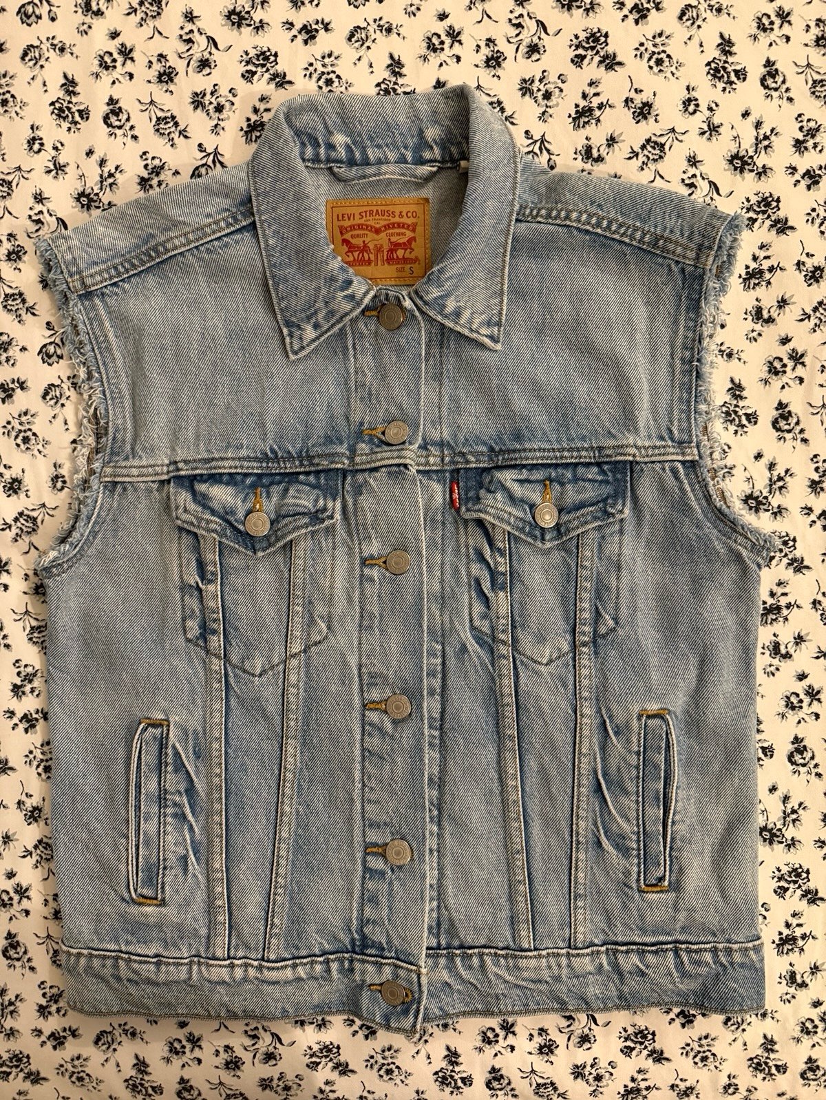 Levi’s Sleeveless Denim 100% Cotton