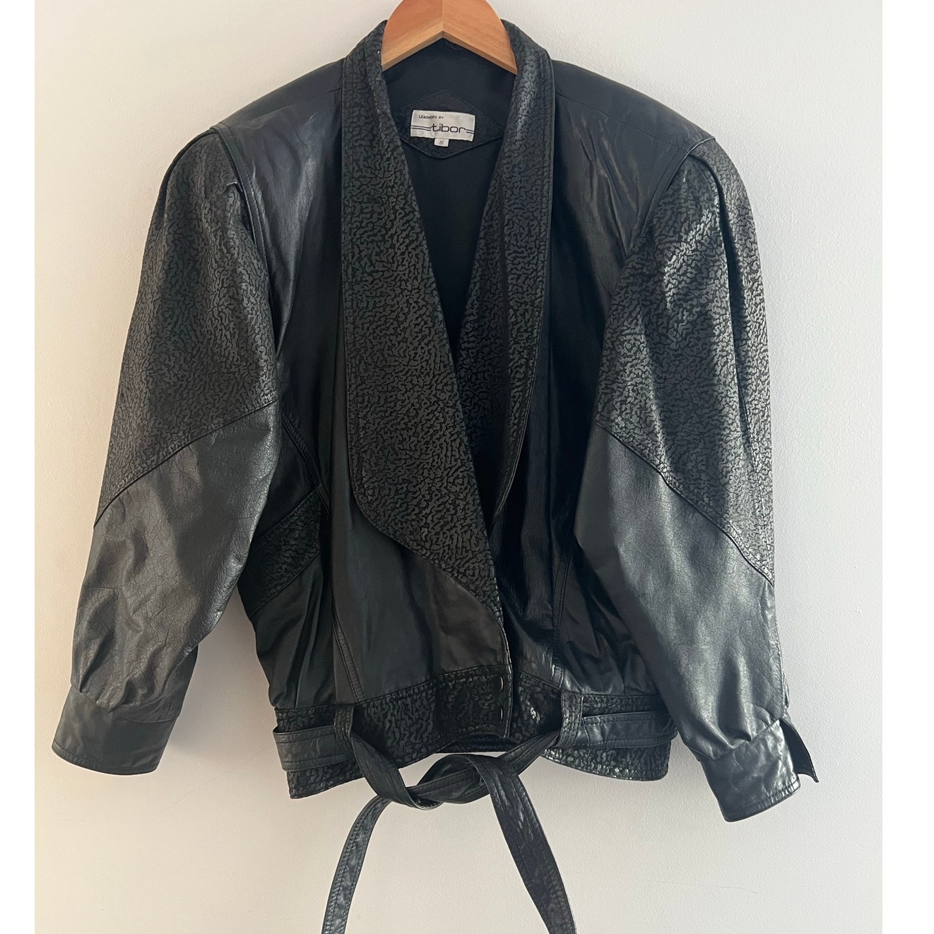 Vintage Retro 80's Tibor Batwing Black Leather Jacket w/ Suede Print Sz Small