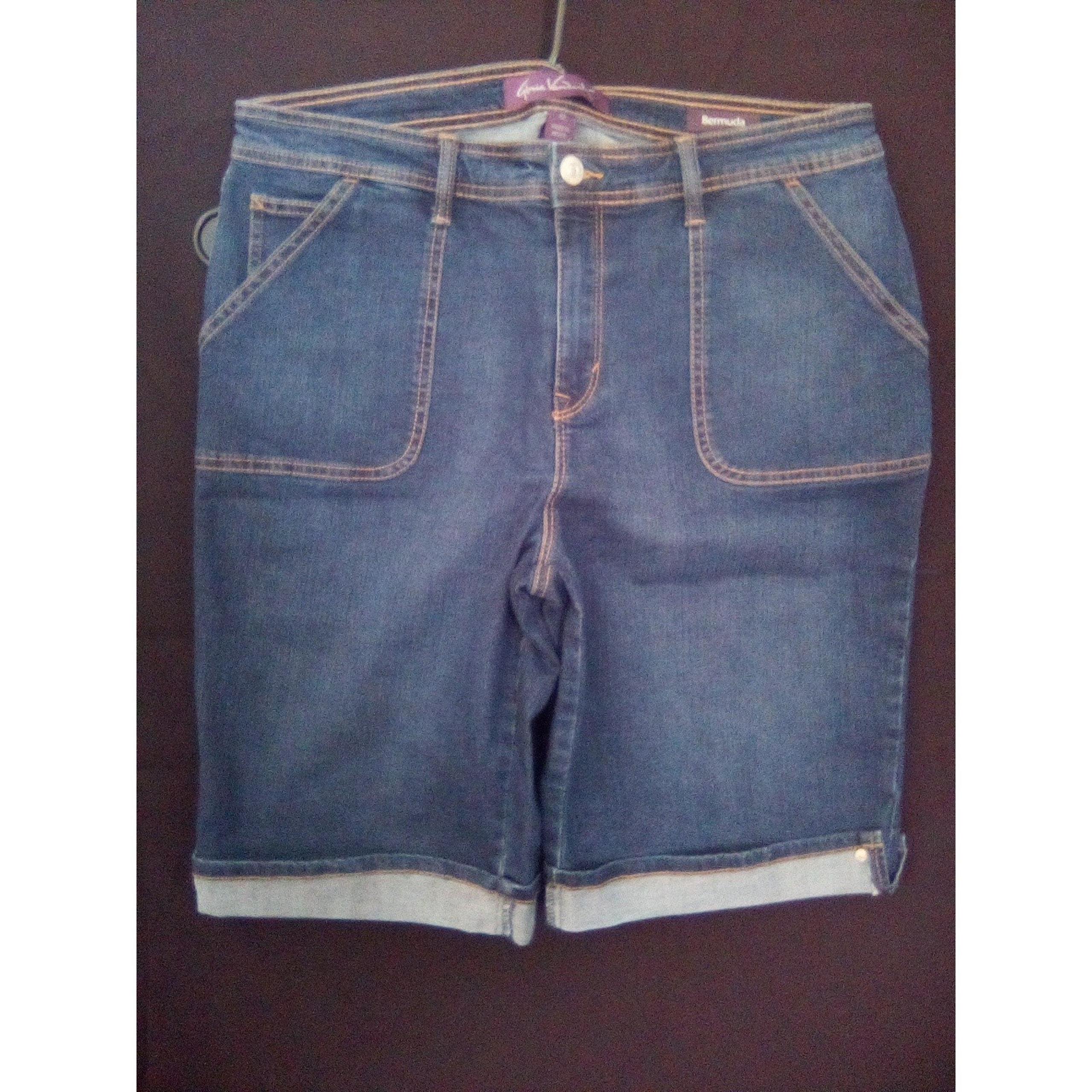 Gloria Vanderbilt Women's  Bermuda Shorts Size ( 12 )