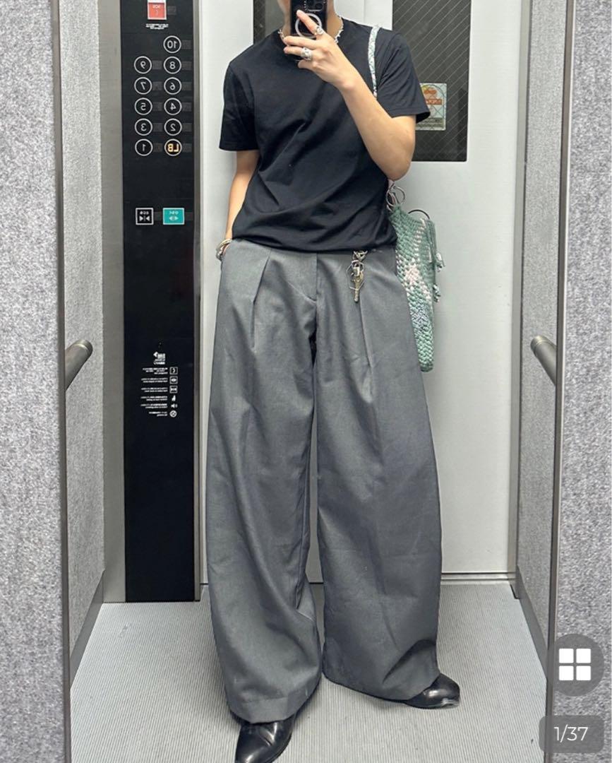 Pin tuck wide-leg slacks