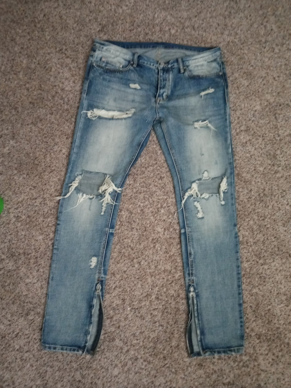 Mnml Distressed Jeans 36 x 32