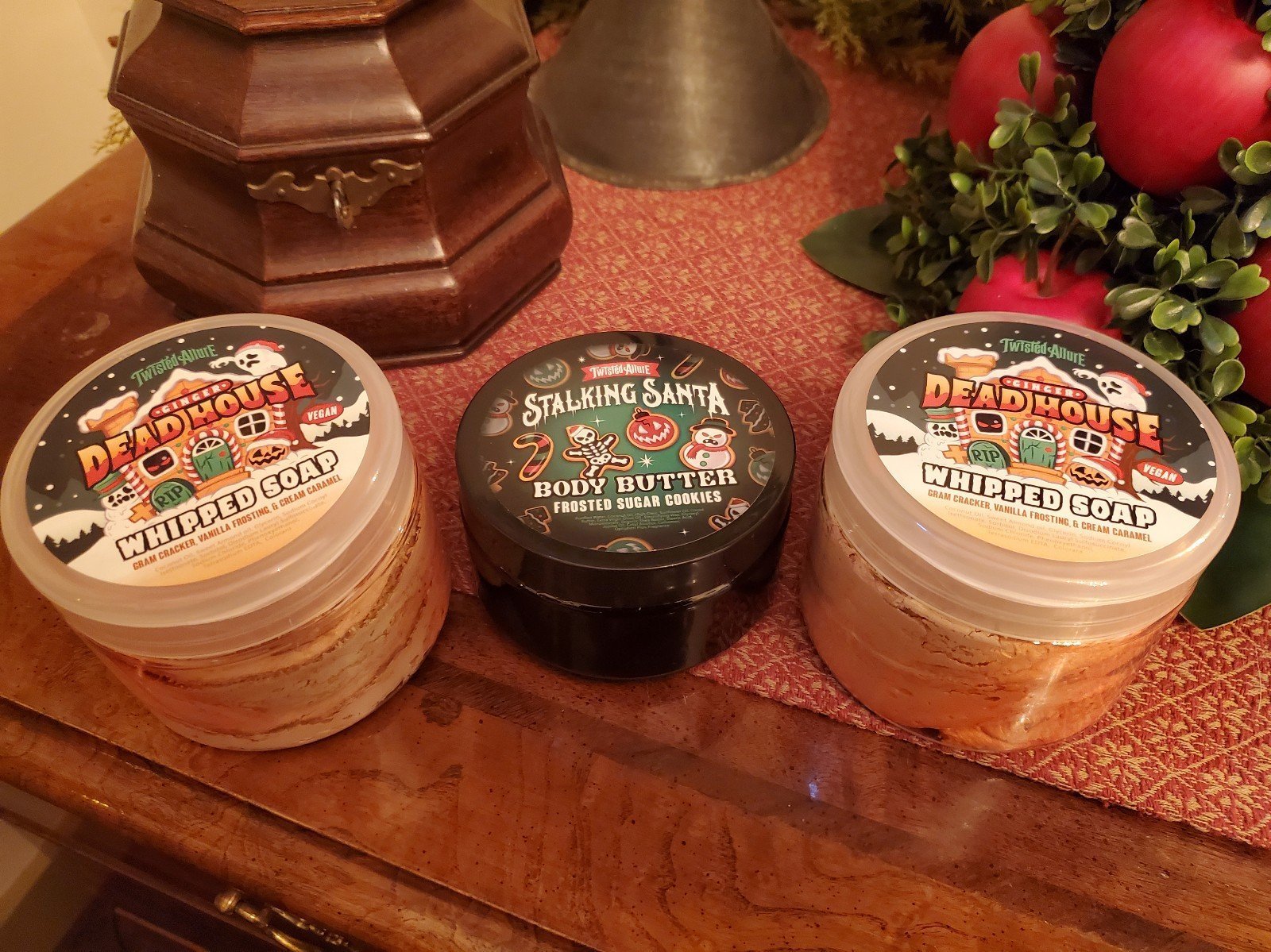 Twisted Allure Christmas line set
