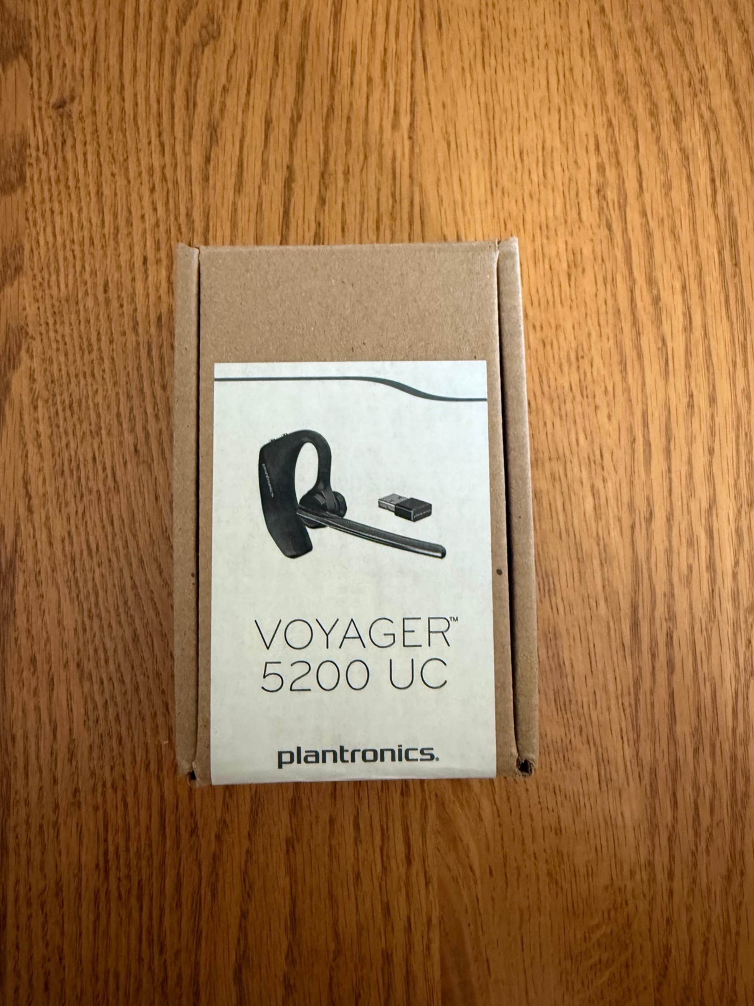 Plantronics Voyager 5200 UC: Single Ear (Monaural) Headset - Bluetooth / USB-A