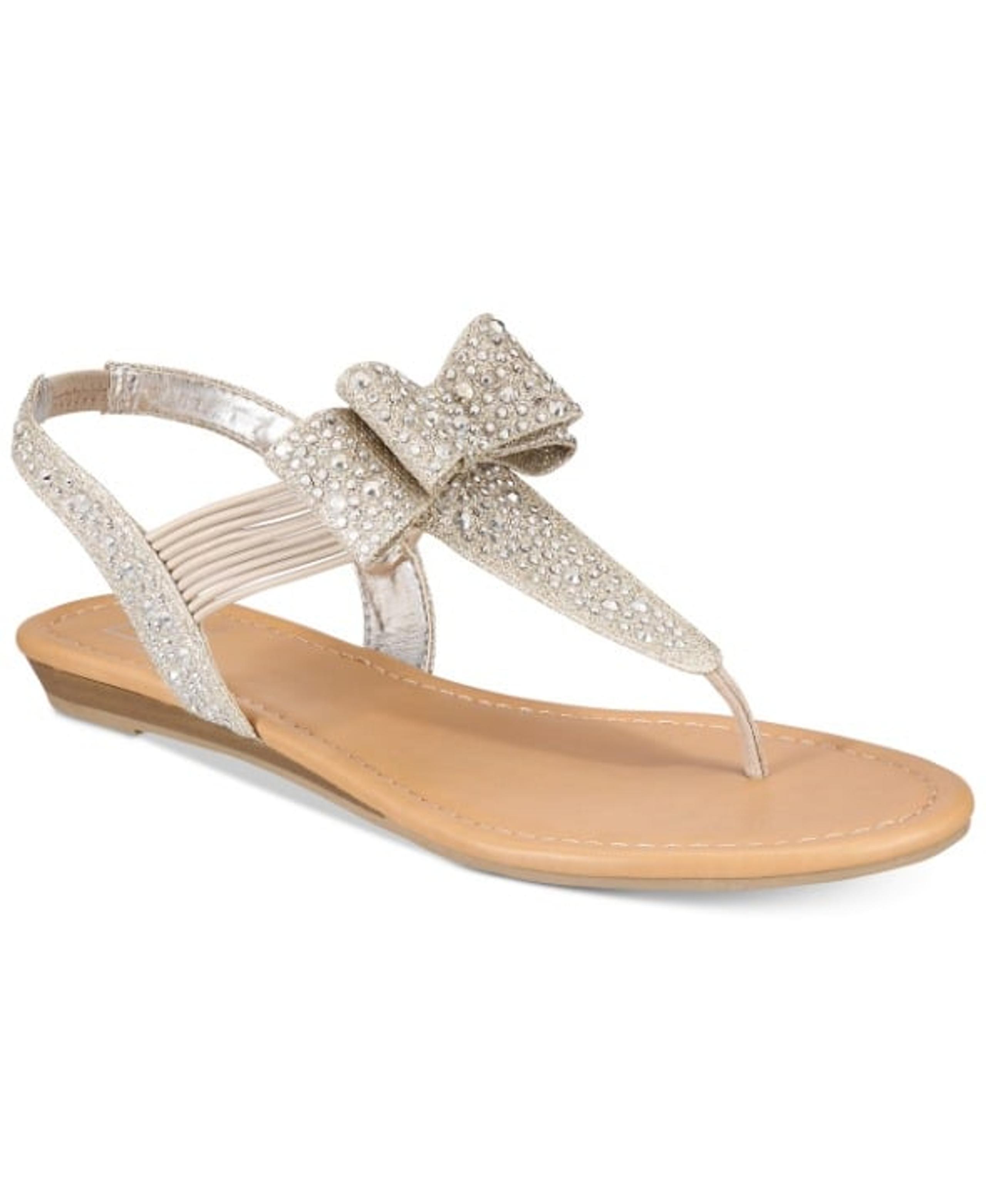 W171 Material Girl Silver Women's Shayleen Flat Thong Sandals - 5.5 M