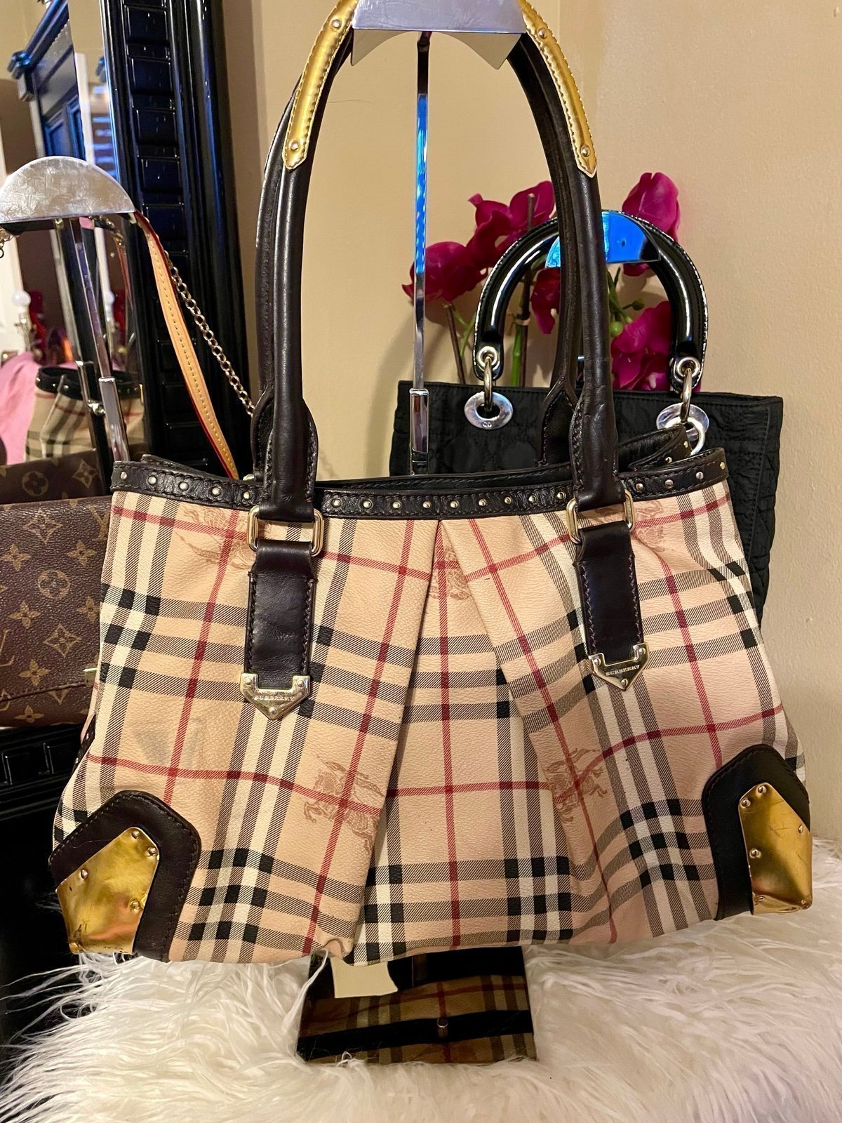 Authentic Burberry leather shoulder bag