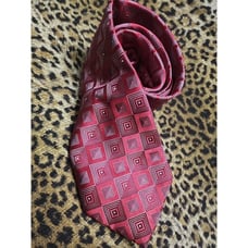 Donald J. Trump Signature Collection Red 100% silk Tie