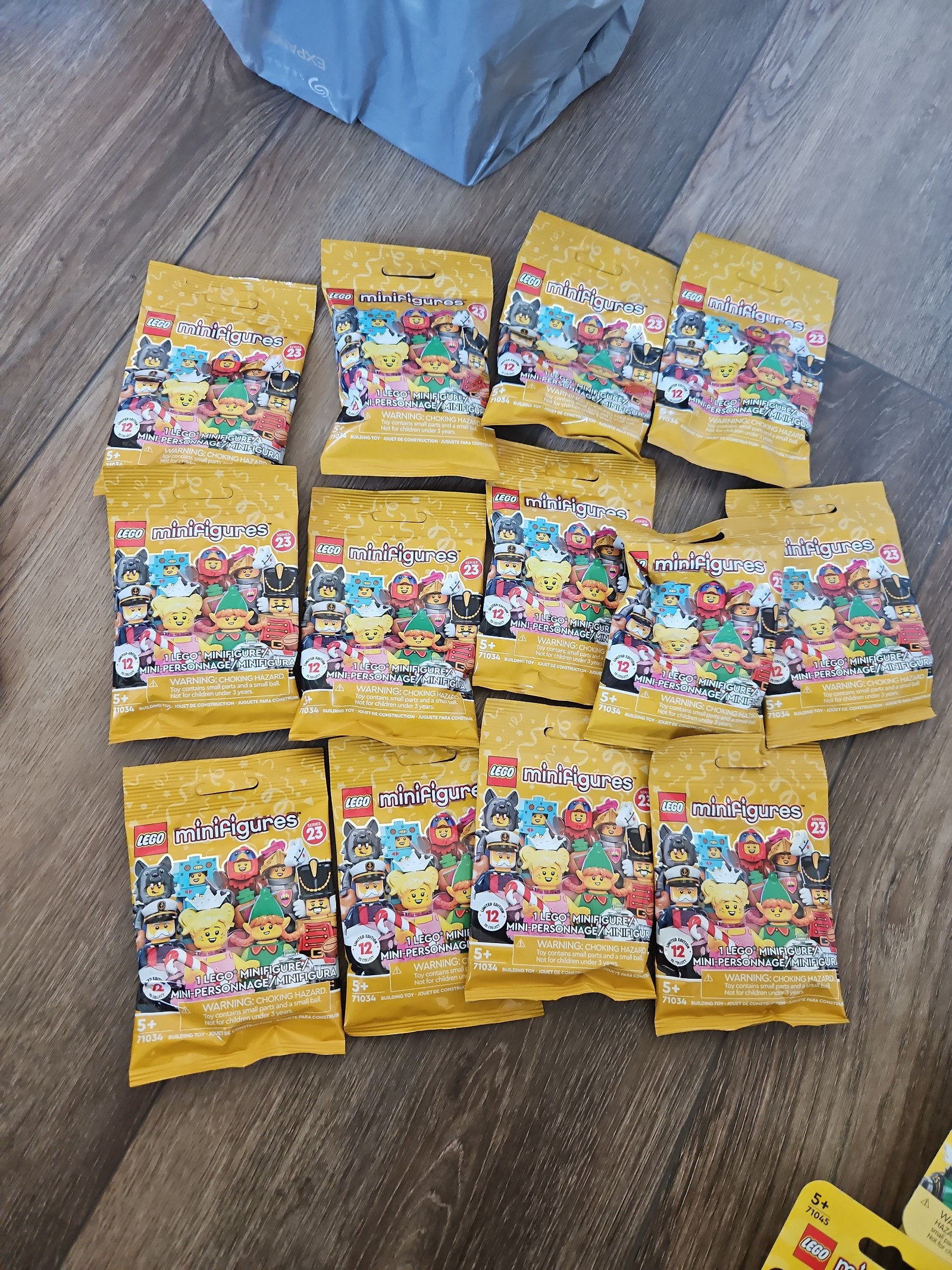 Lego minifigures  series 23