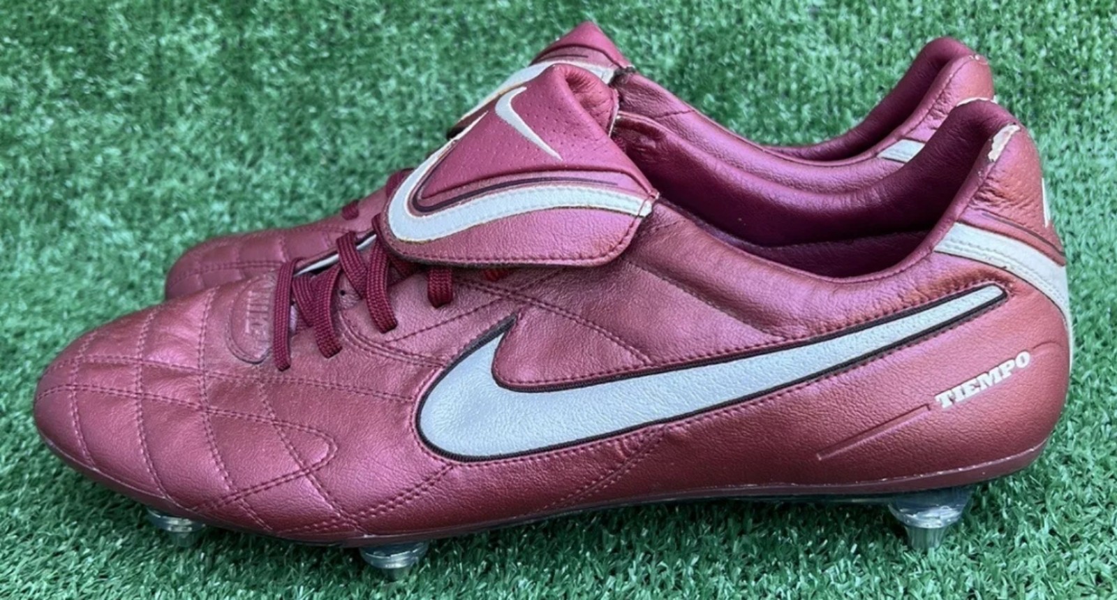 Nike Tiempo Legend III SG Elite Soccer Cleats.
