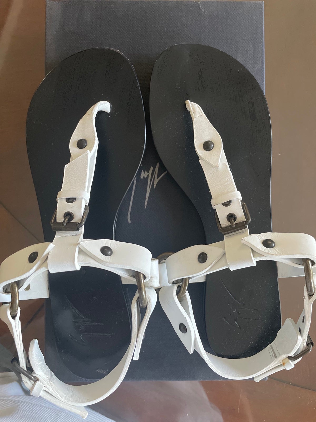 Sandal