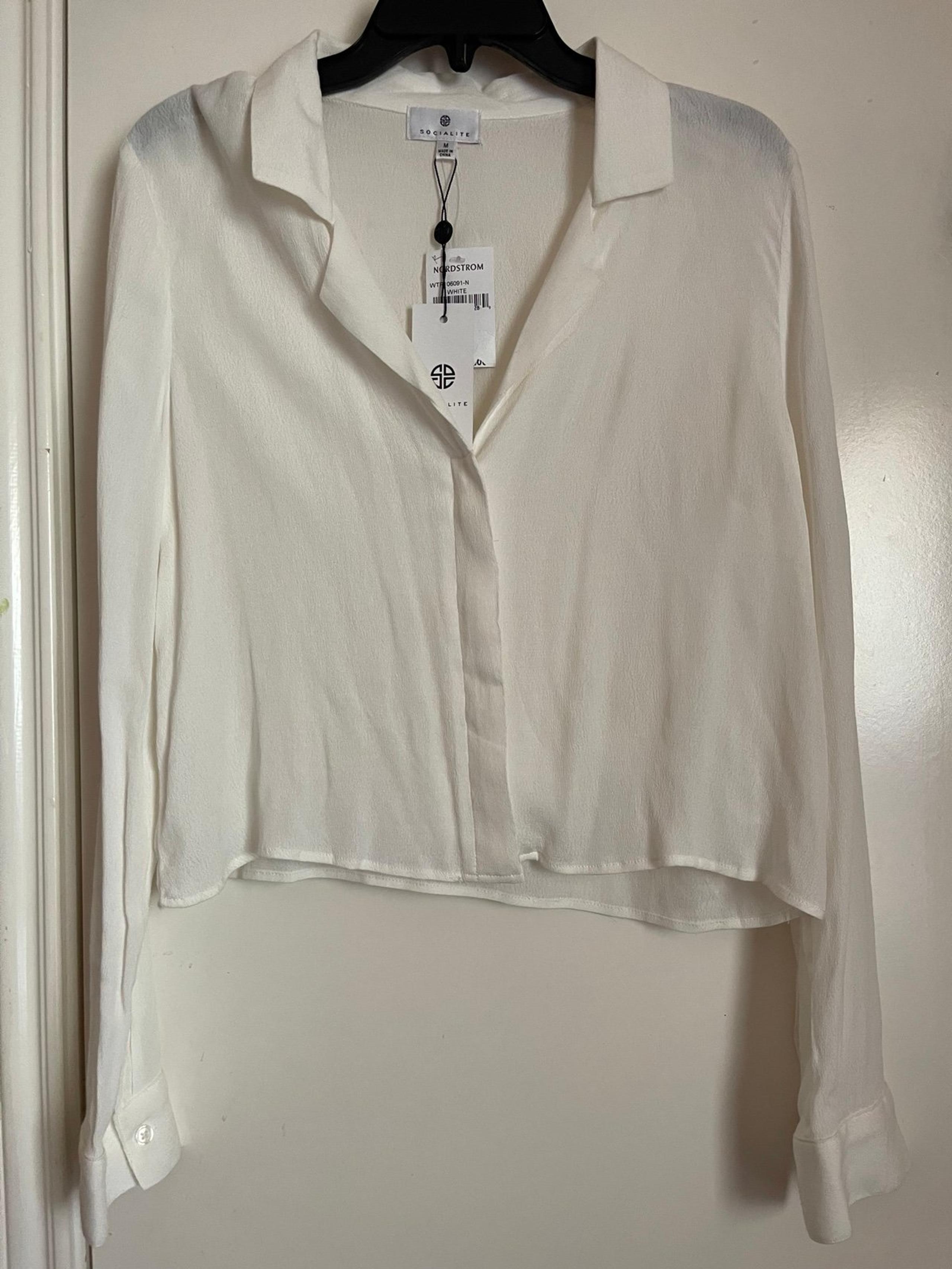 Socialite Brand Button down shirt  collared Size M NWT