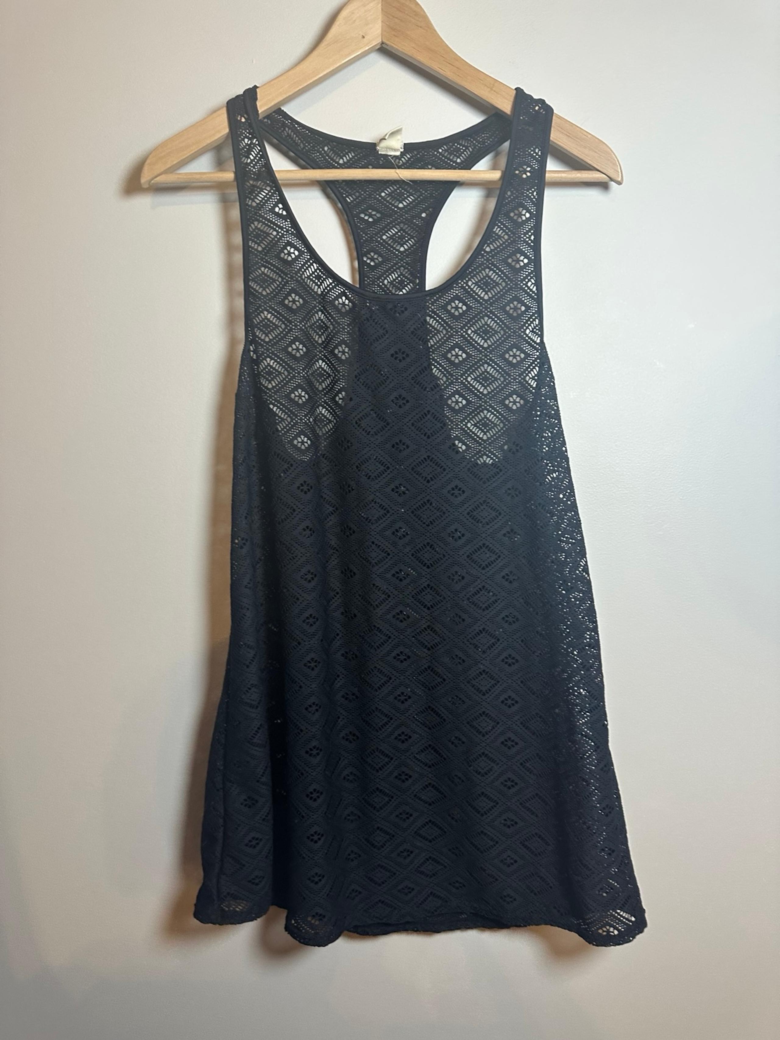 Women’s Roxy swimsuit coverup size: M