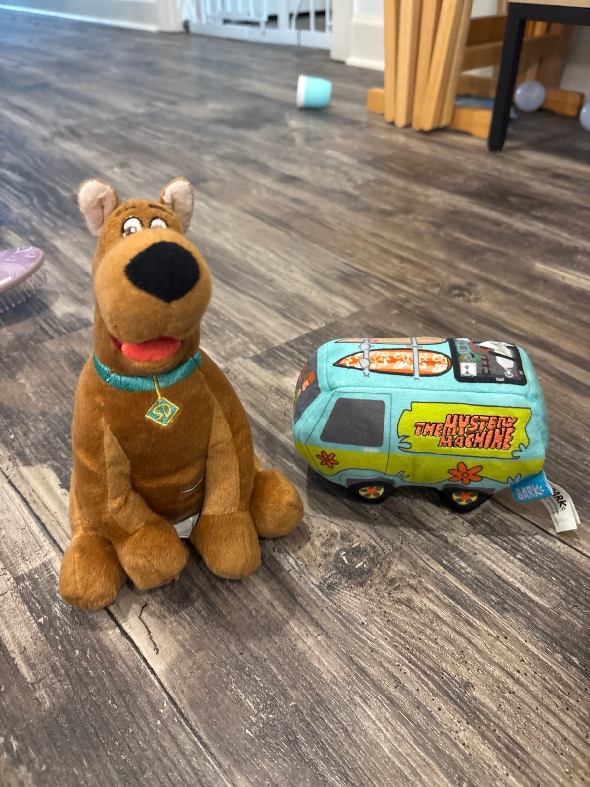 bark box scooby doo and mystery machine