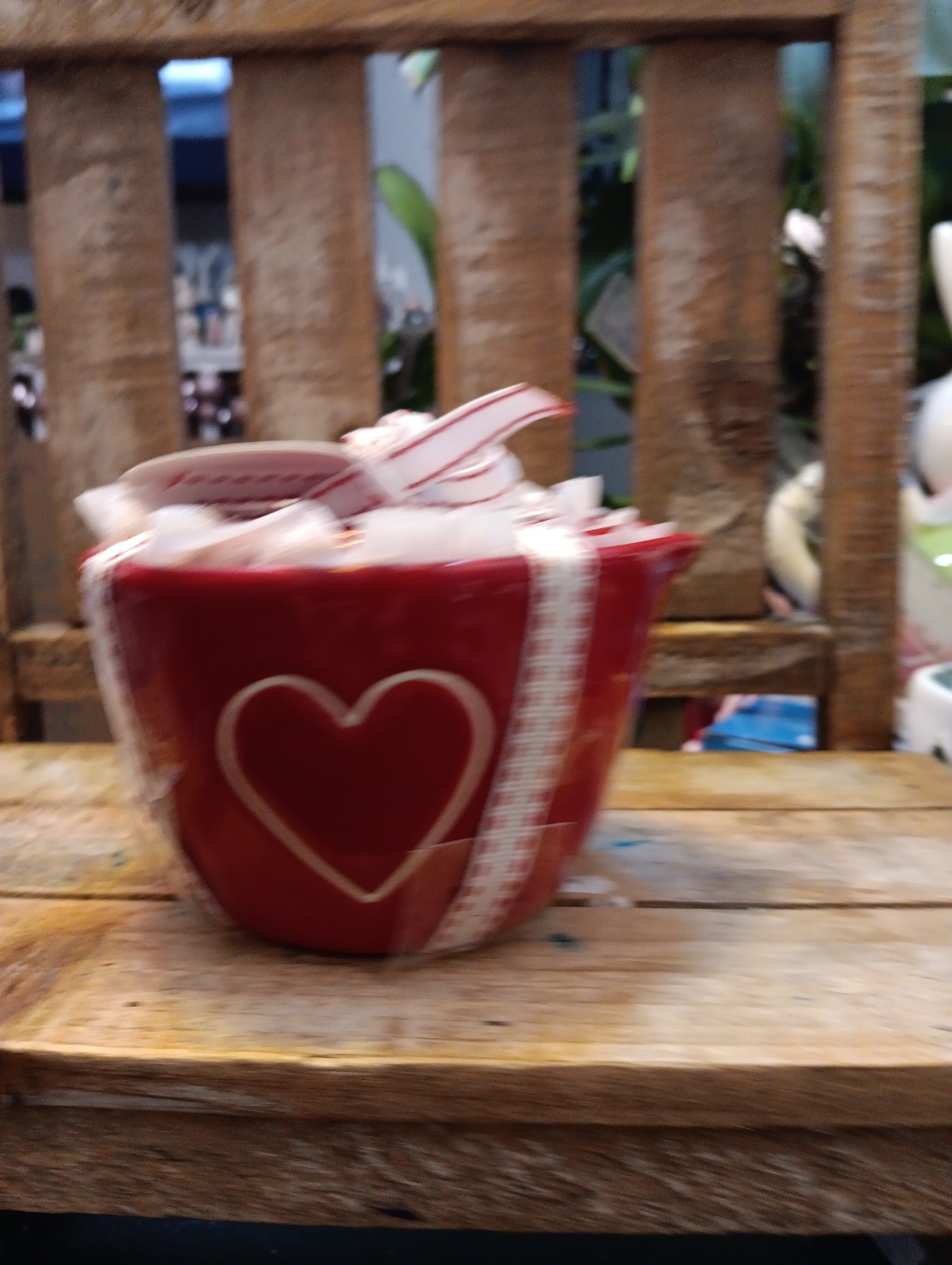 Rae Dunn new red heart measuring cups