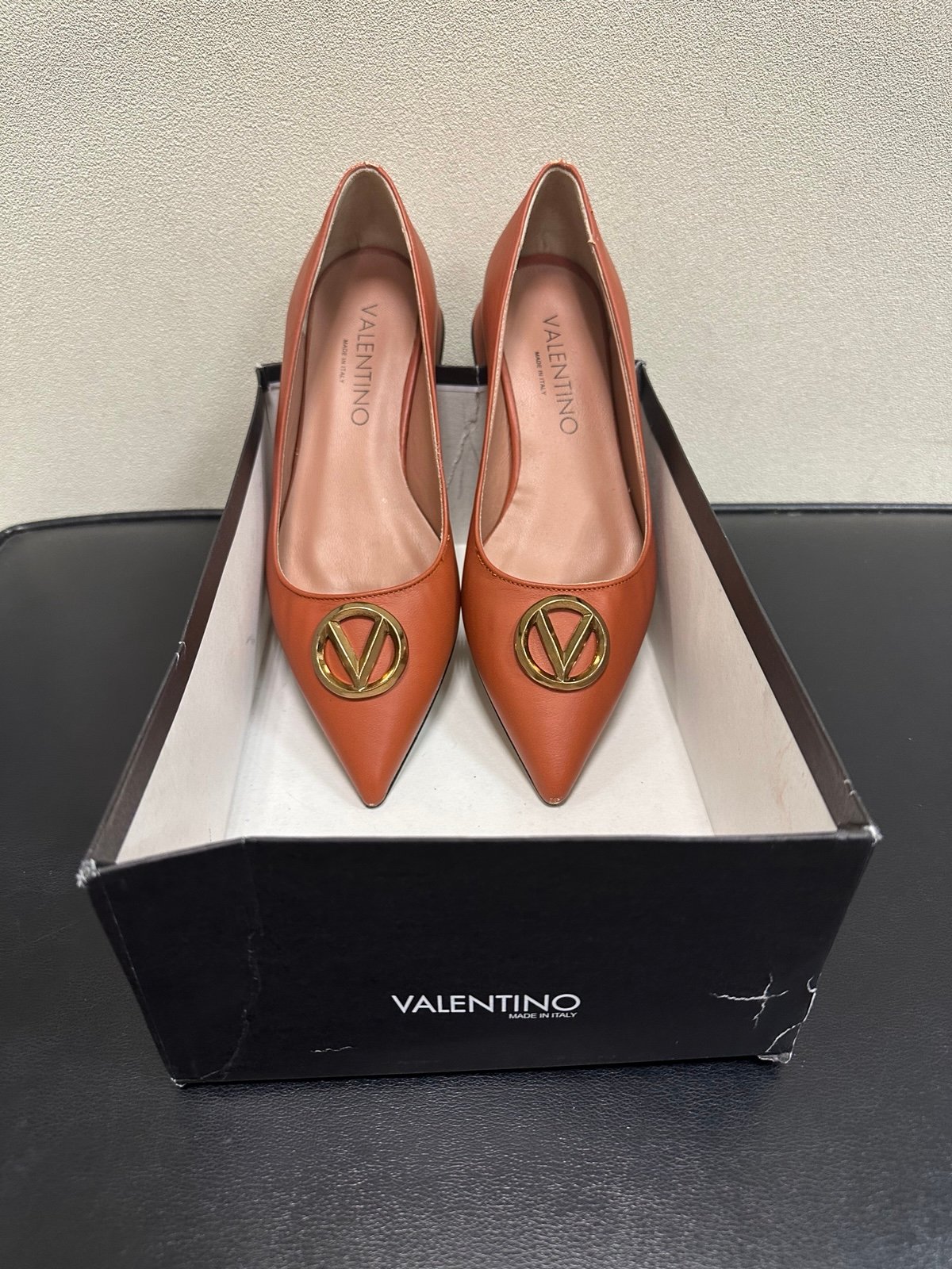 Valentino by Mario Valentino Perla Pump Leather Made in Italy size 7