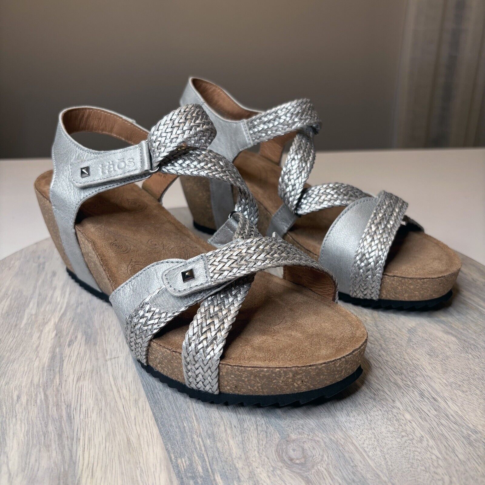 Taos Women's Trulie Silver Woven Adjustable Strap Wedge Leather Sandals 10/10.5