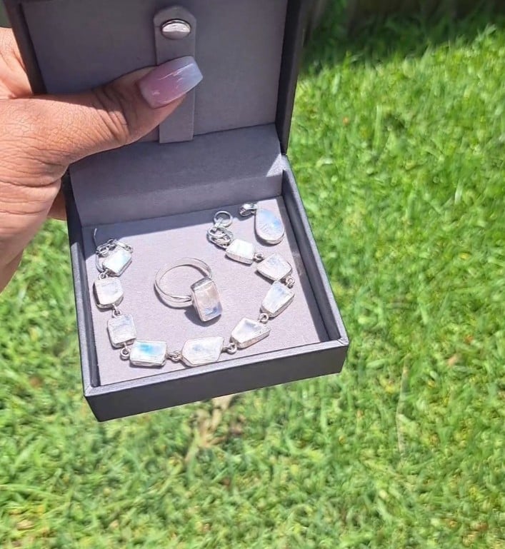 Sterling Silver (925) HQ RAINBOW MOONSTONE SET