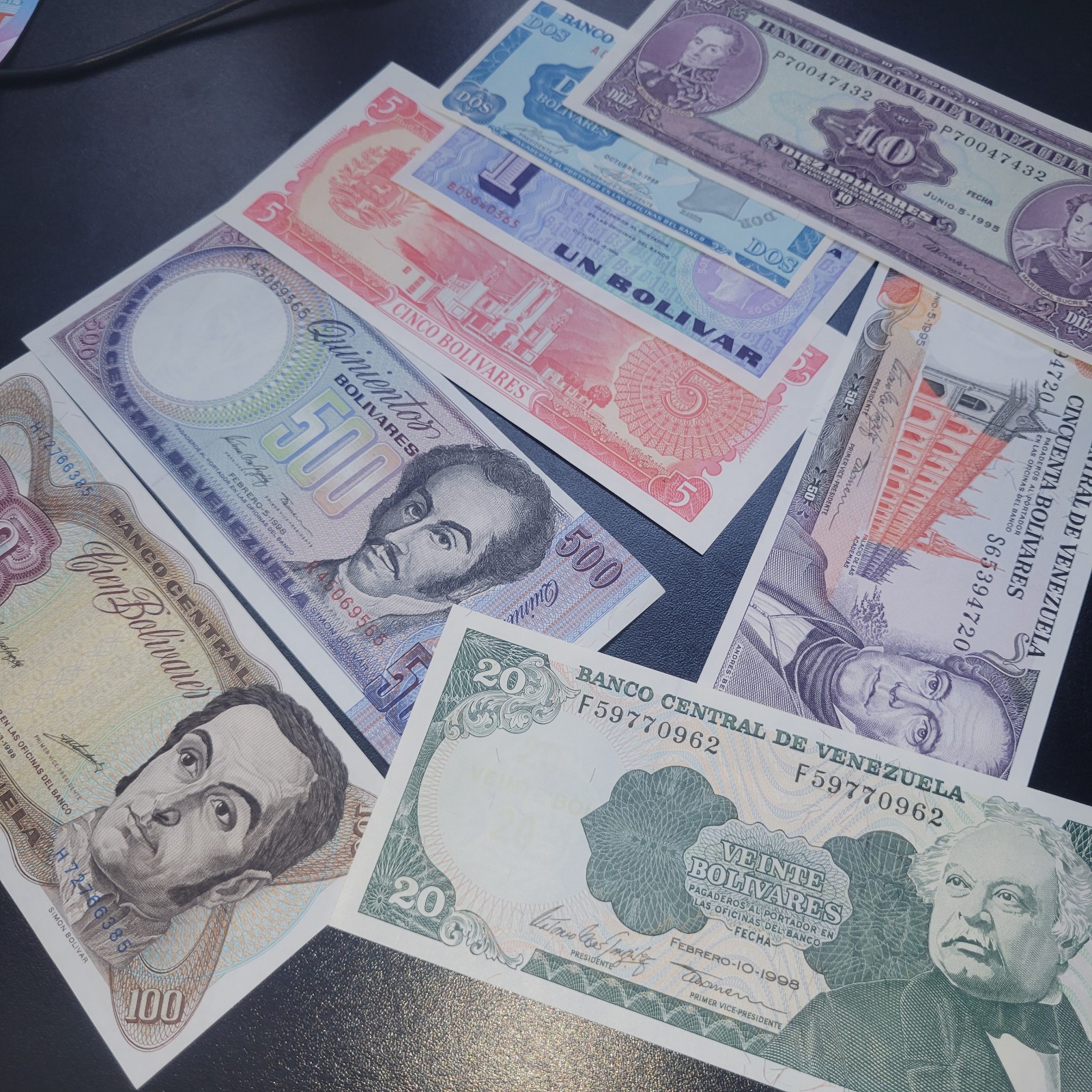 Venezuelan banknotes 90tas