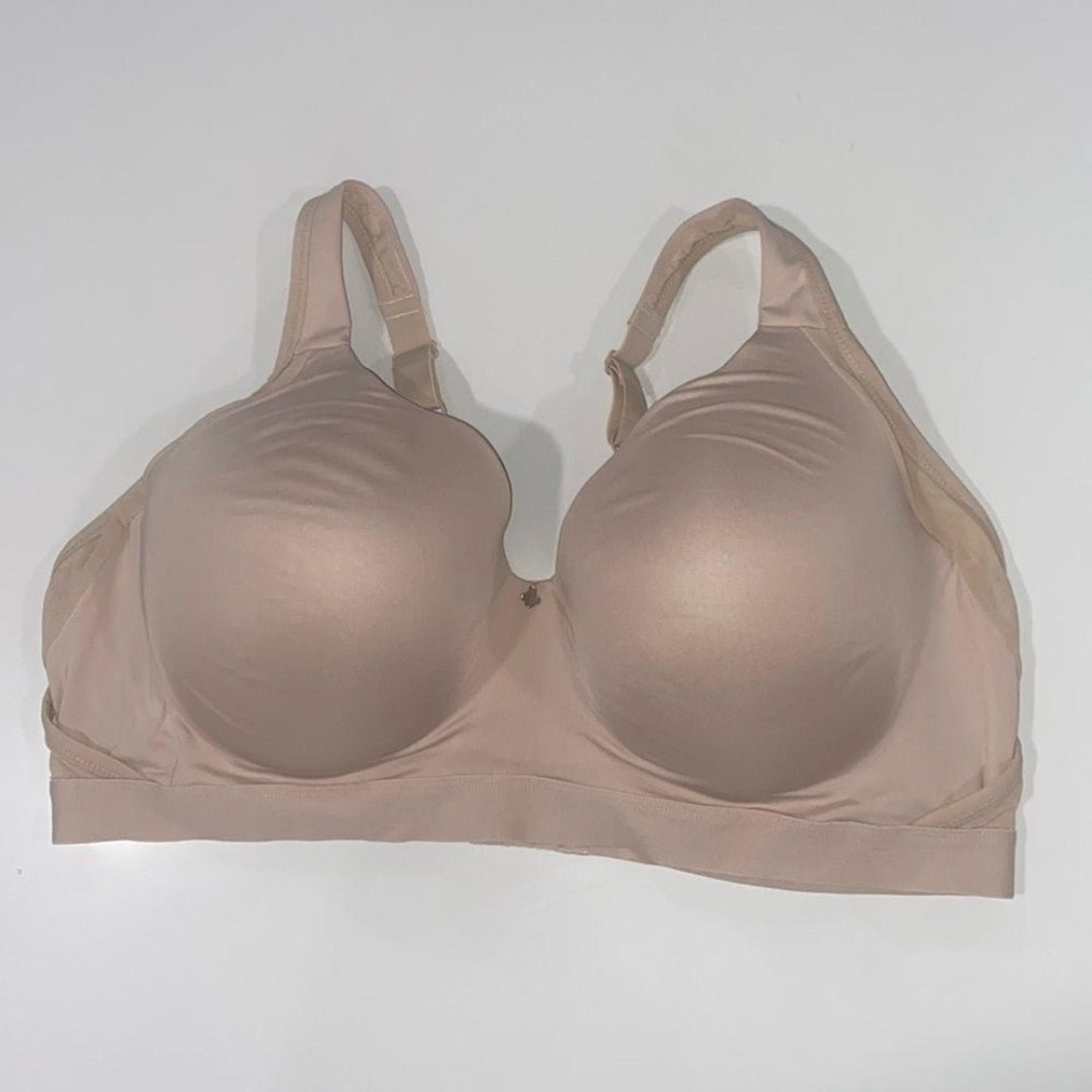 Breezies Foam Cup Seamless Underwire Bra NWOT