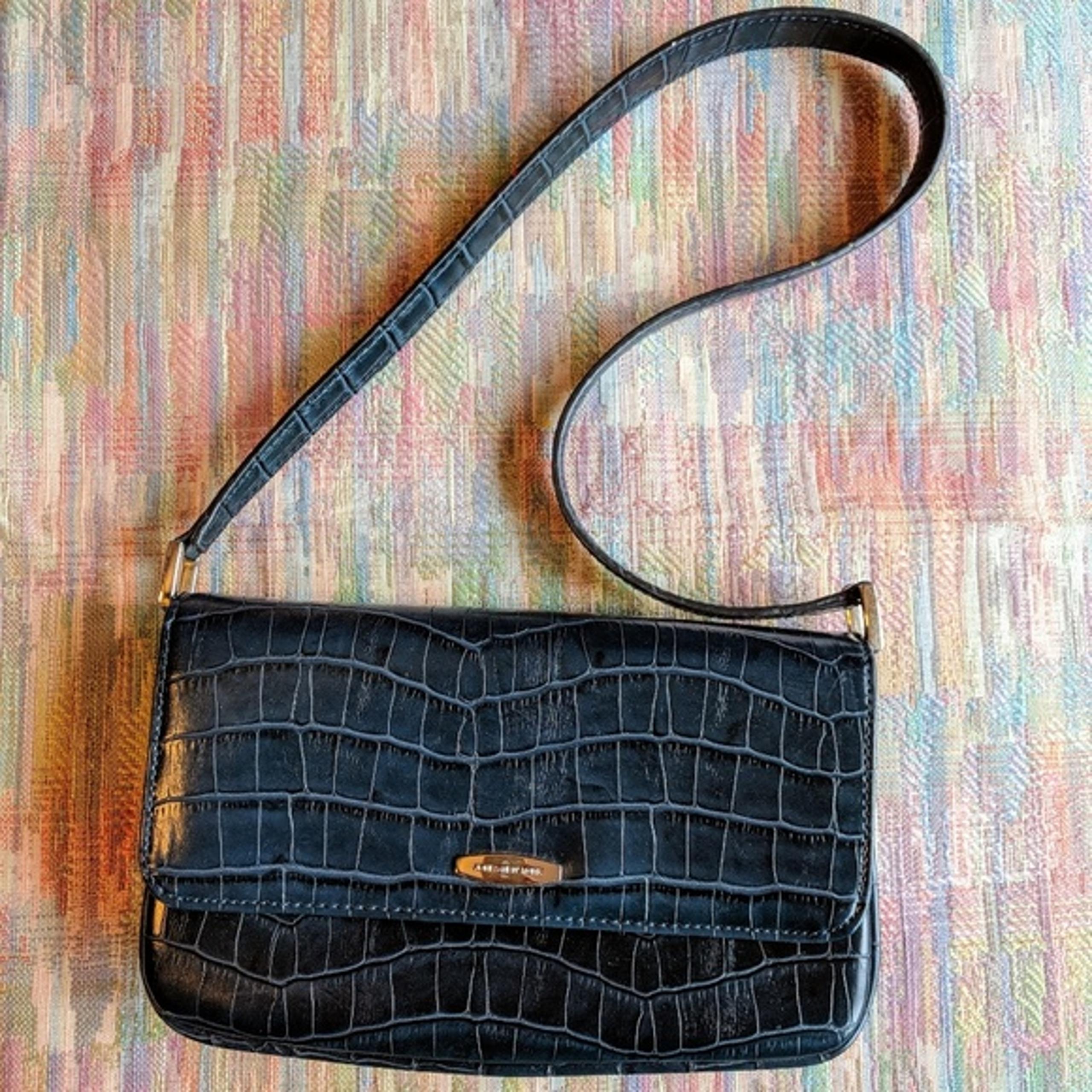 VTG blue Jones New York vegan leather purse