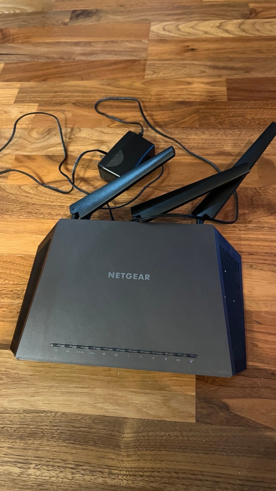 NetGear Nighthawk AC2300 Dual-Band WiFi 5 Router in Black