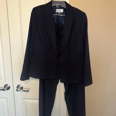 Size 10 Le Suit Navy Tone on Tone Pinstripe Women’s Suit