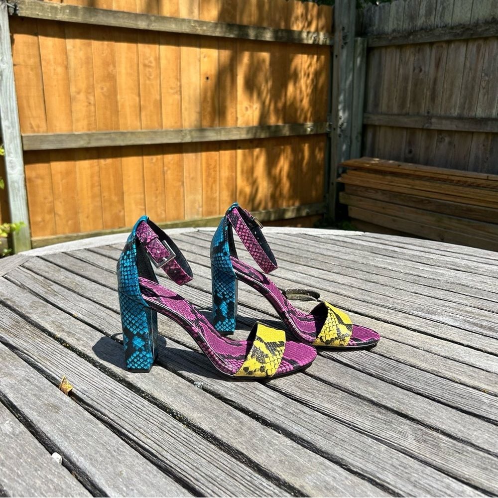 Nine West Blue Pink Python Print Ola Sandal Size 7.5