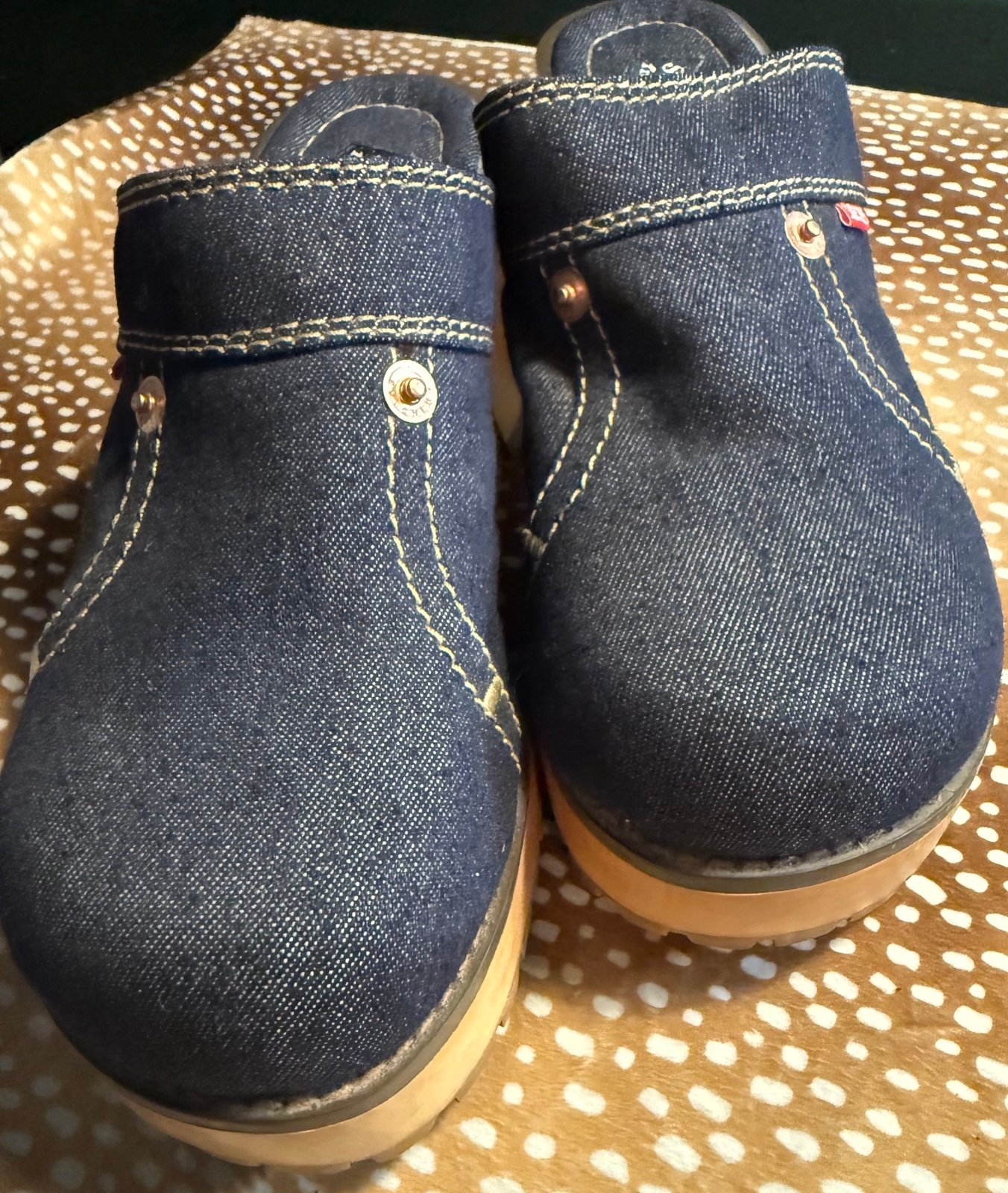 Skechers Denim Clogs Women’s Size 7 Excellent Pre-loved Condition Eye Catchin’