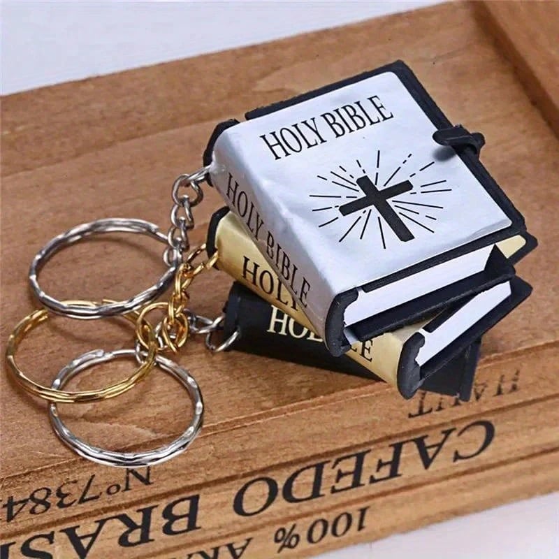 !! ! 12 pc. Tiny Bibles Key Rings Party Favors !!!