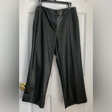 RUBY RD. FAUX LEATHER SIZE PETITE 10P, 12P, 16P BLACK FLAT FRONT 2 SLIP POCKETS