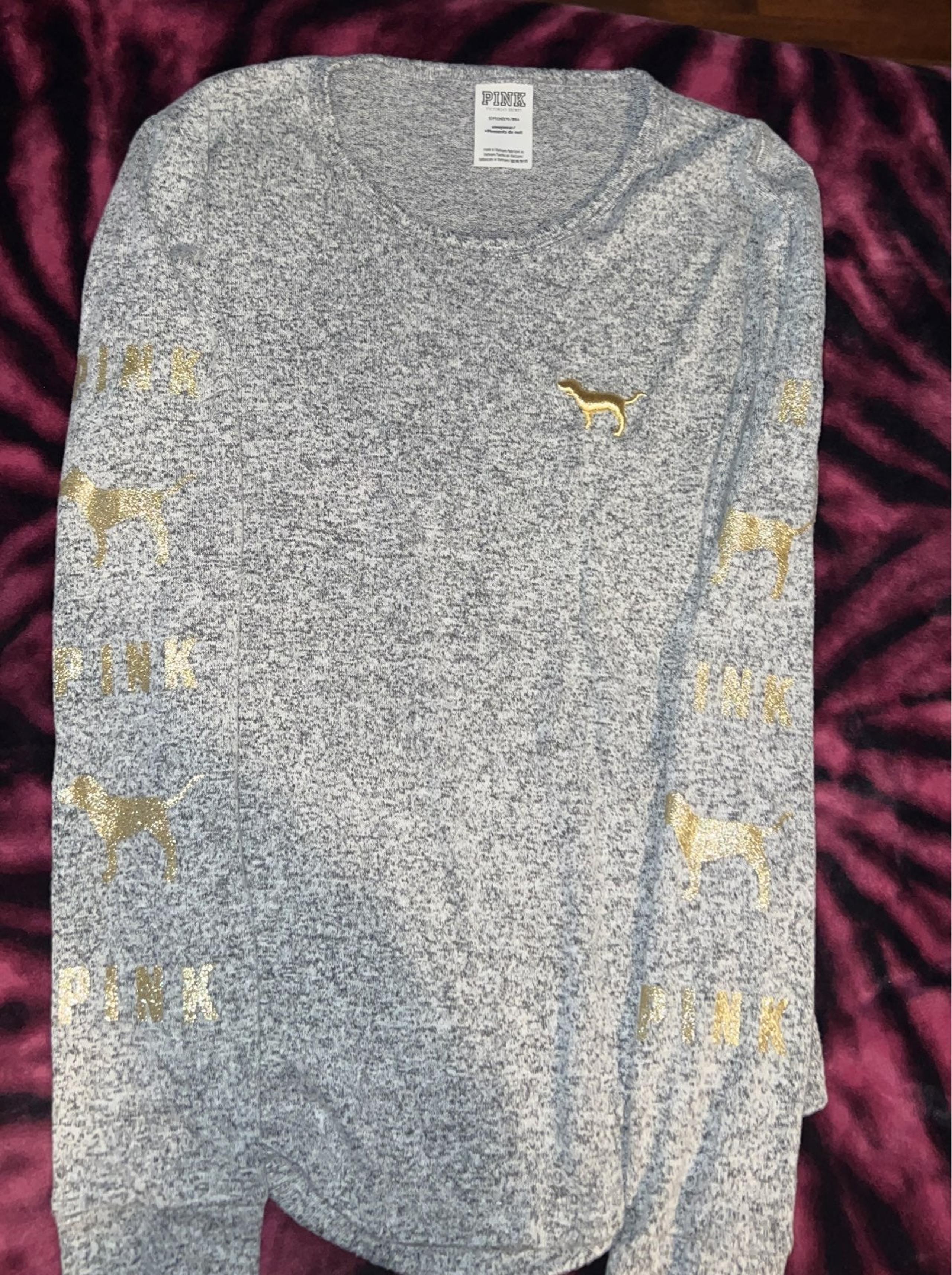 PINK Long Sleeve pajama top with gold dogs on sleeves size small.