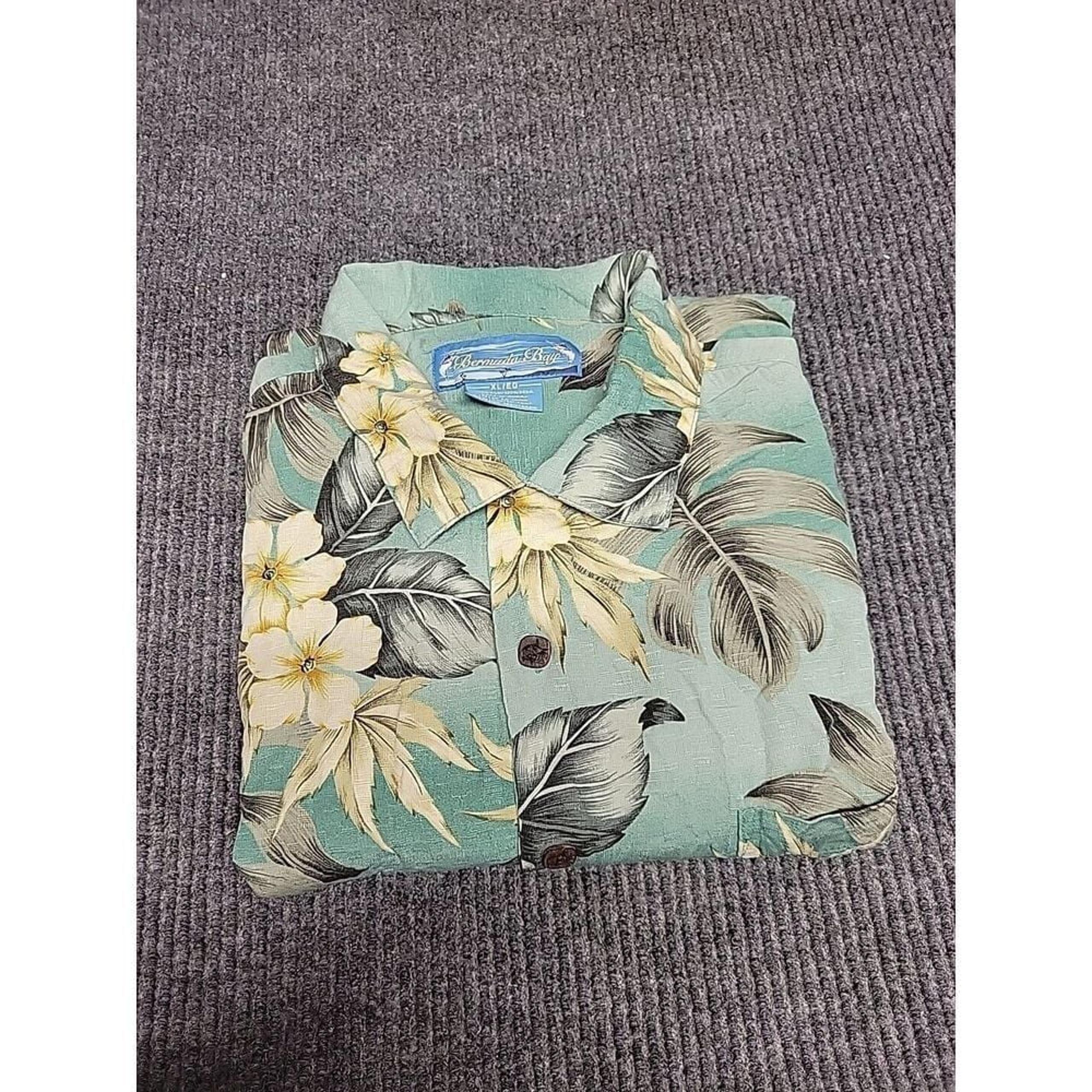Mens XL Hawaiian Short Sleeve Button Down Silk Shirt Bermuda Bay